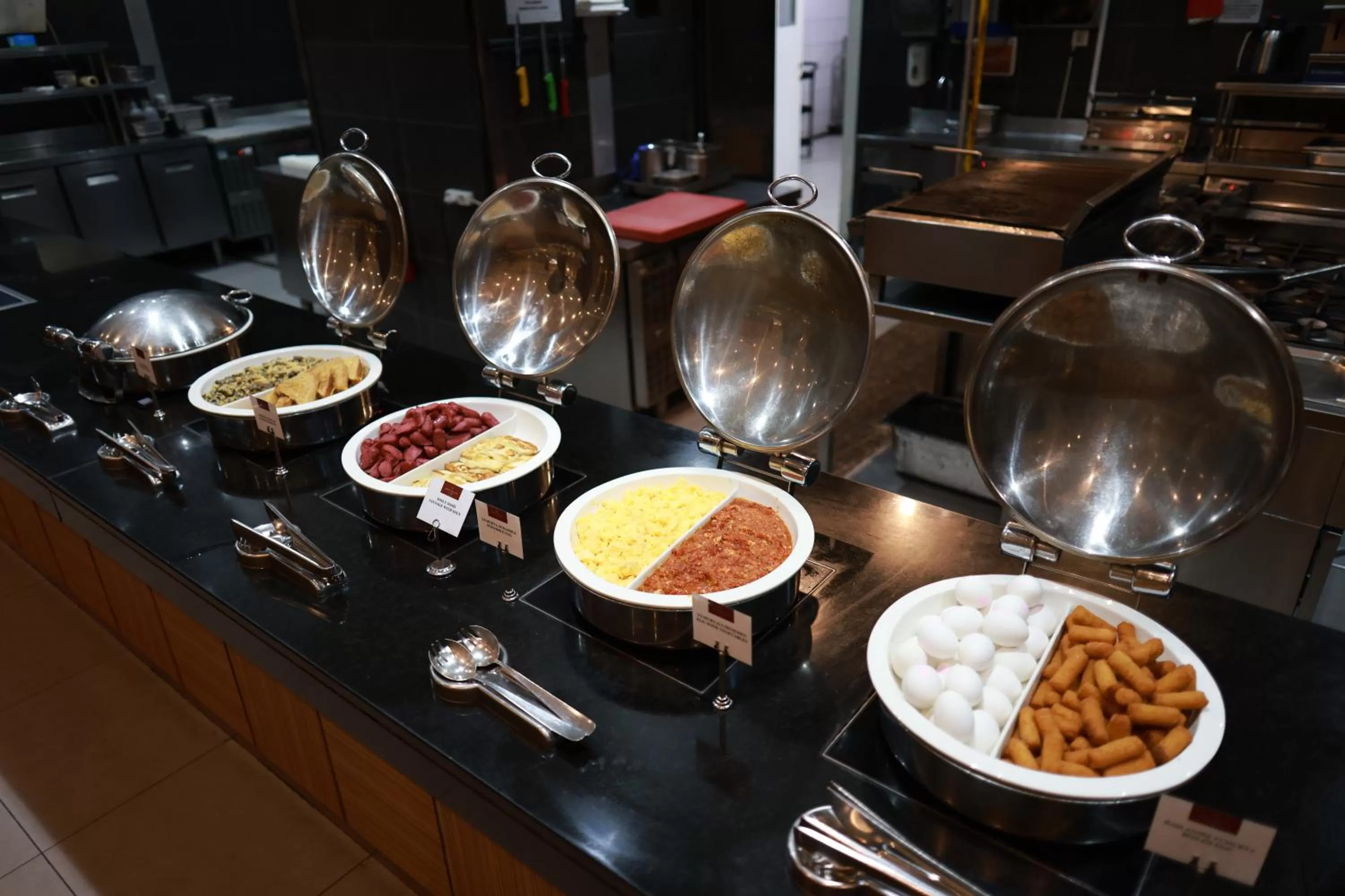 Food in Nova Plaza Prime Hotel