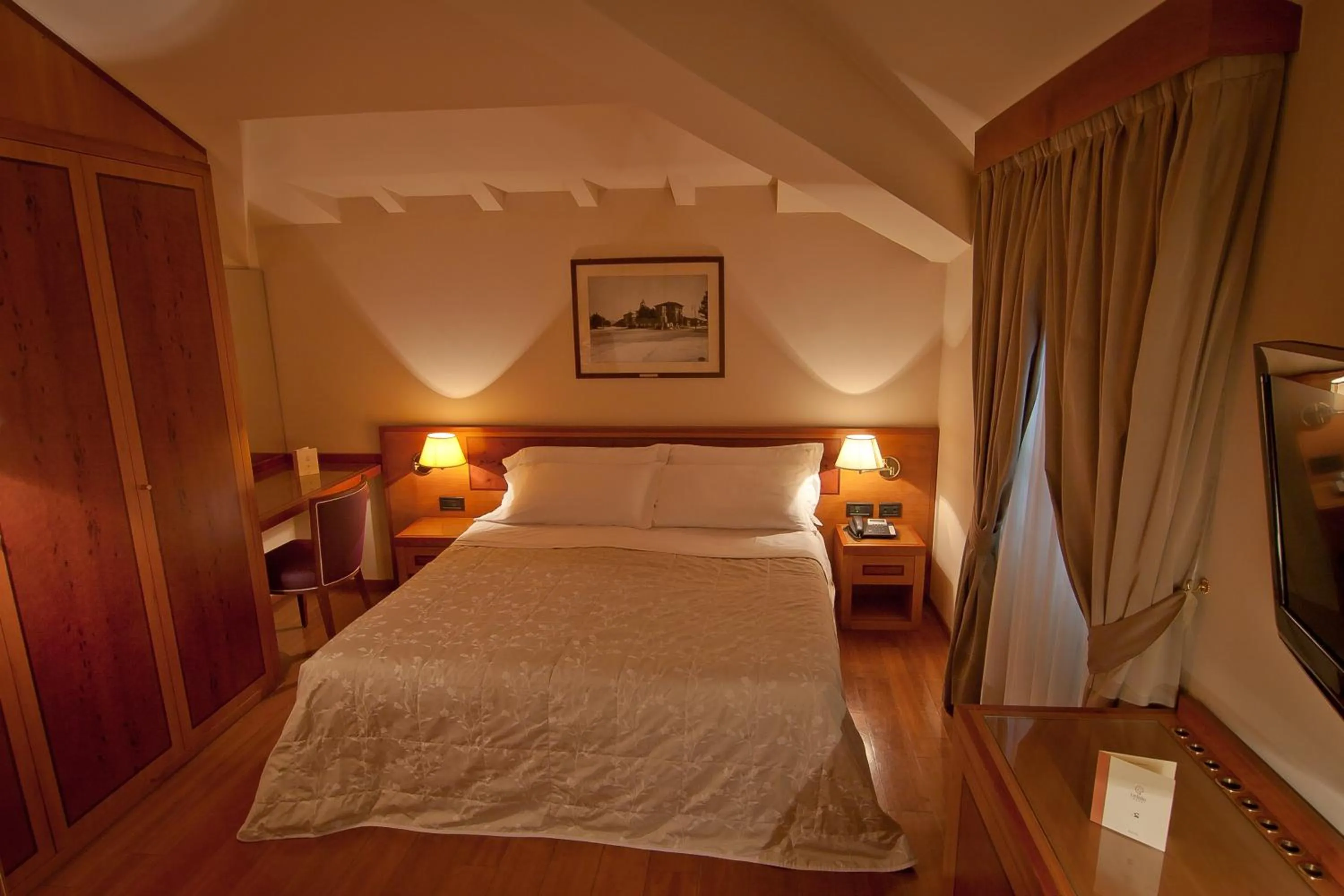 Photo of the whole room, Bed in Albergo Celide
