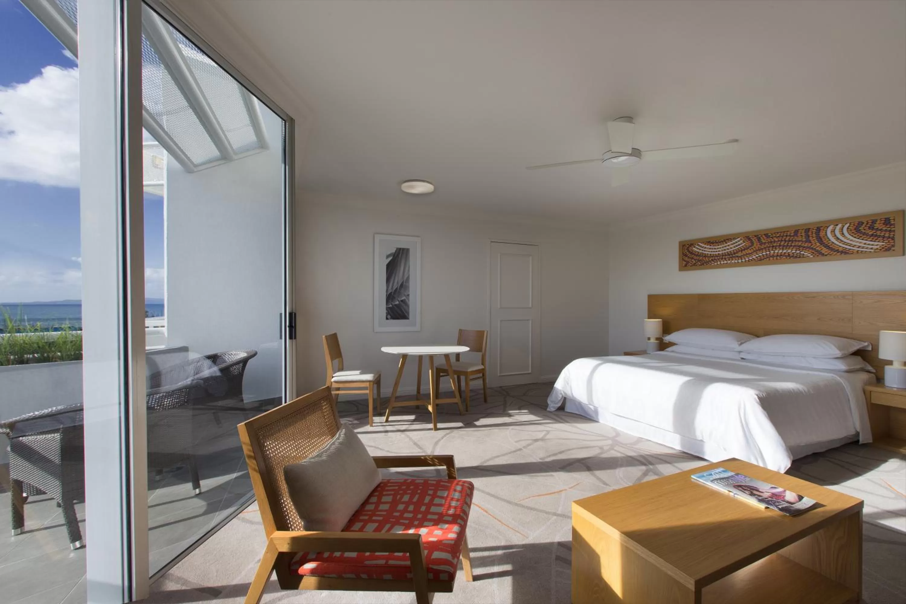 Sea view, Bed in Sofitel Noosa Pacific Resort