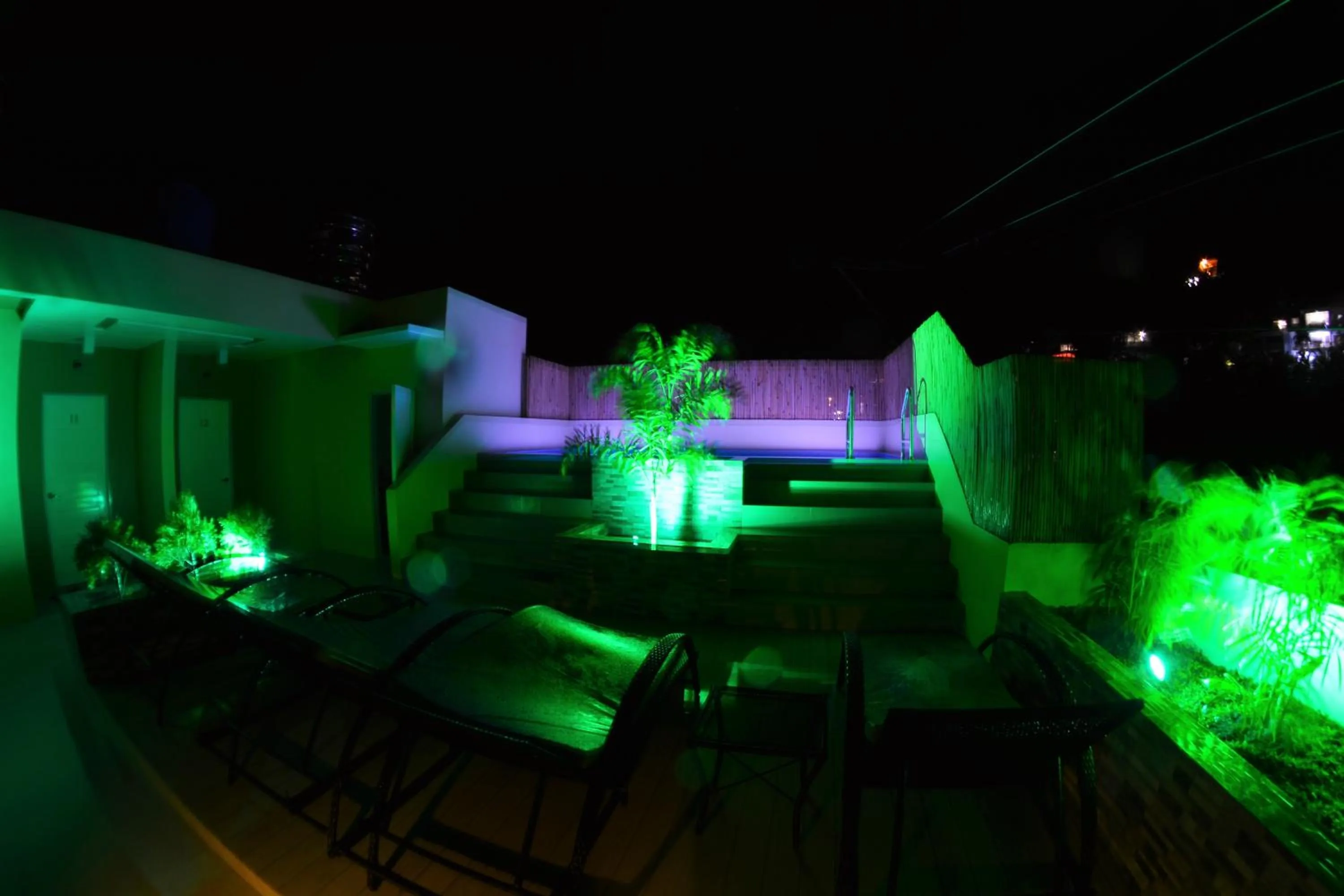 Swimming pool in Papa Freds Beach Resort