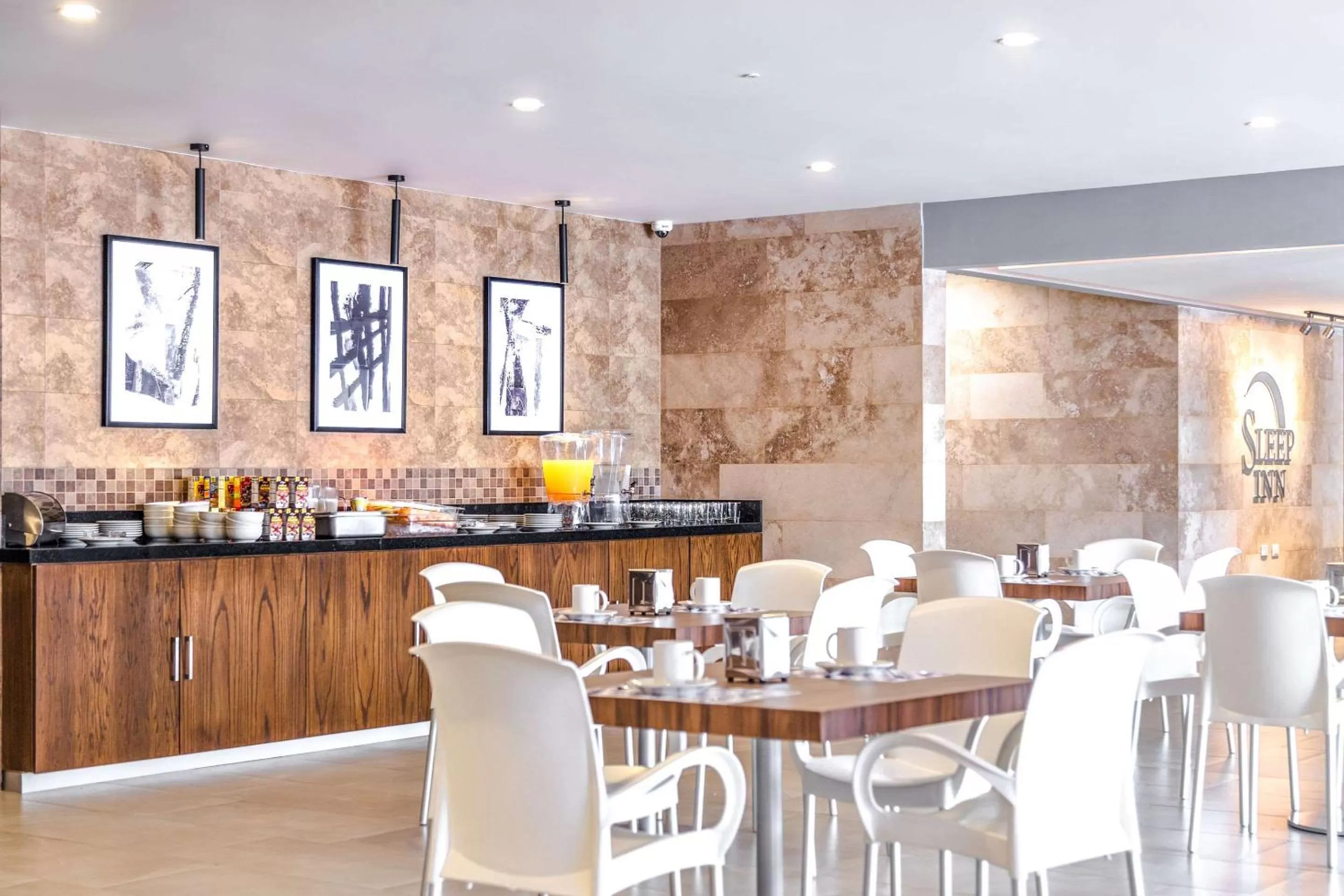 Restaurant/places to eat in Sleep Inn Villahermosa