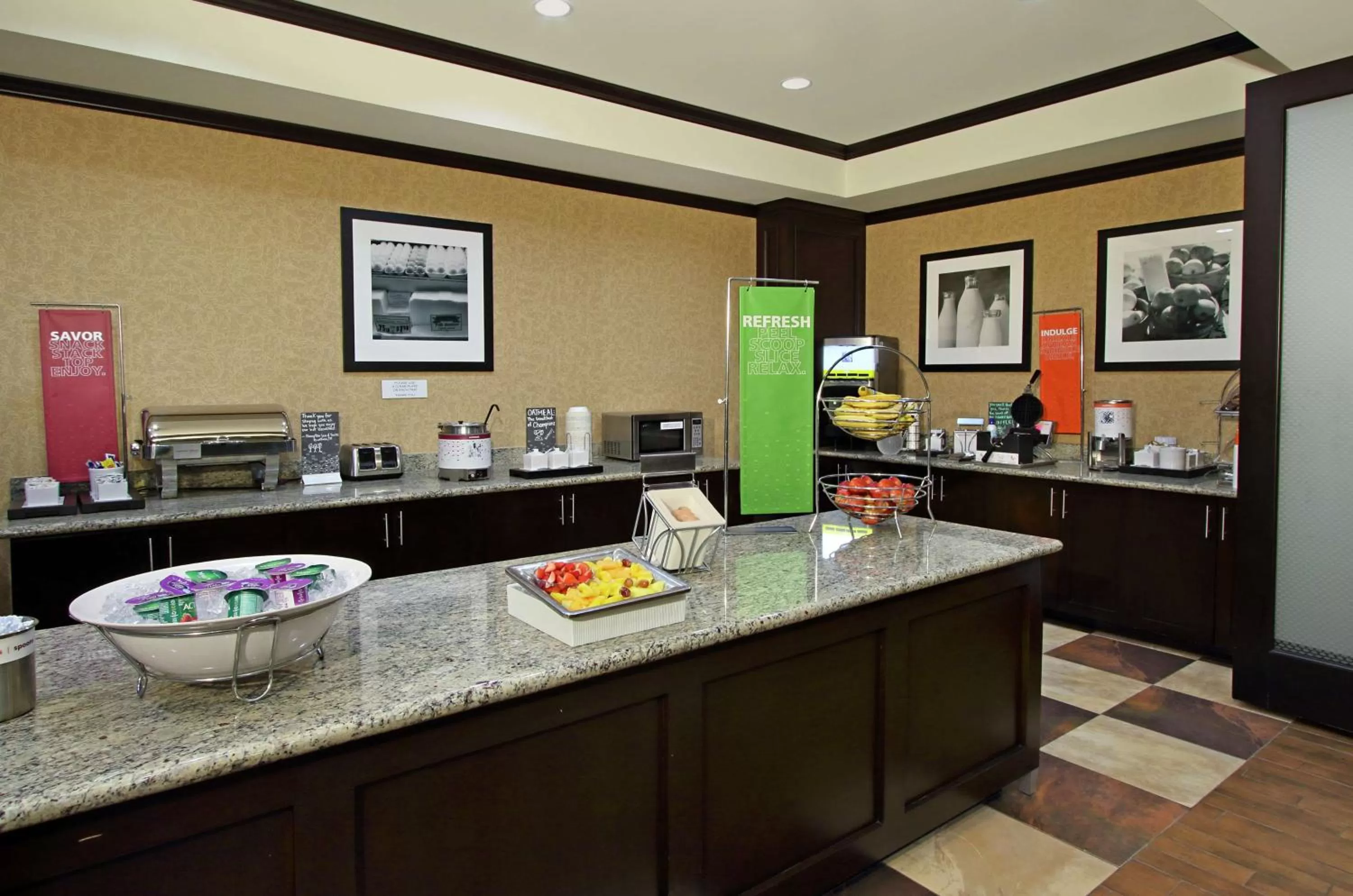 Restaurant/places to eat in Hampton Inn & Suites Buffalo