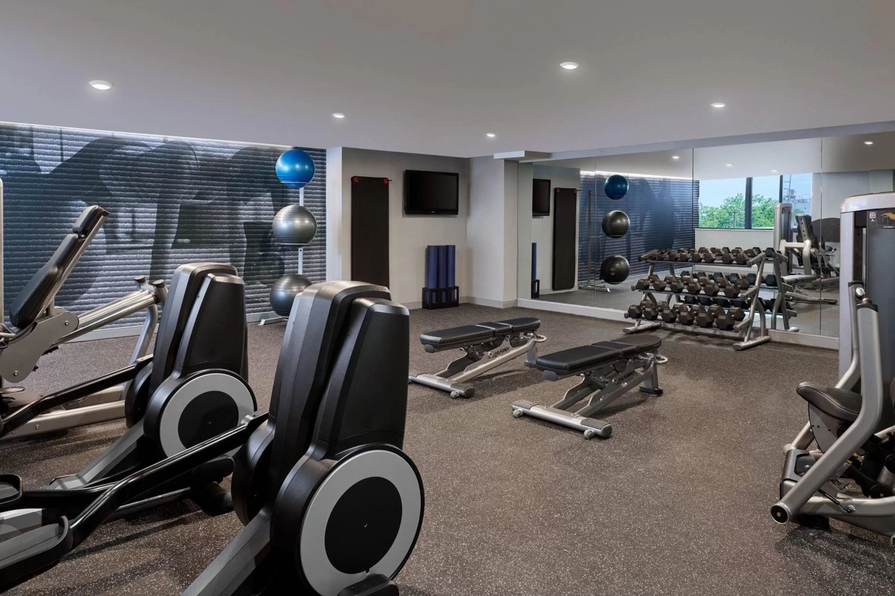 Fitness centre/facilities in Delta Hotels by Marriott Muskegon Convention Center