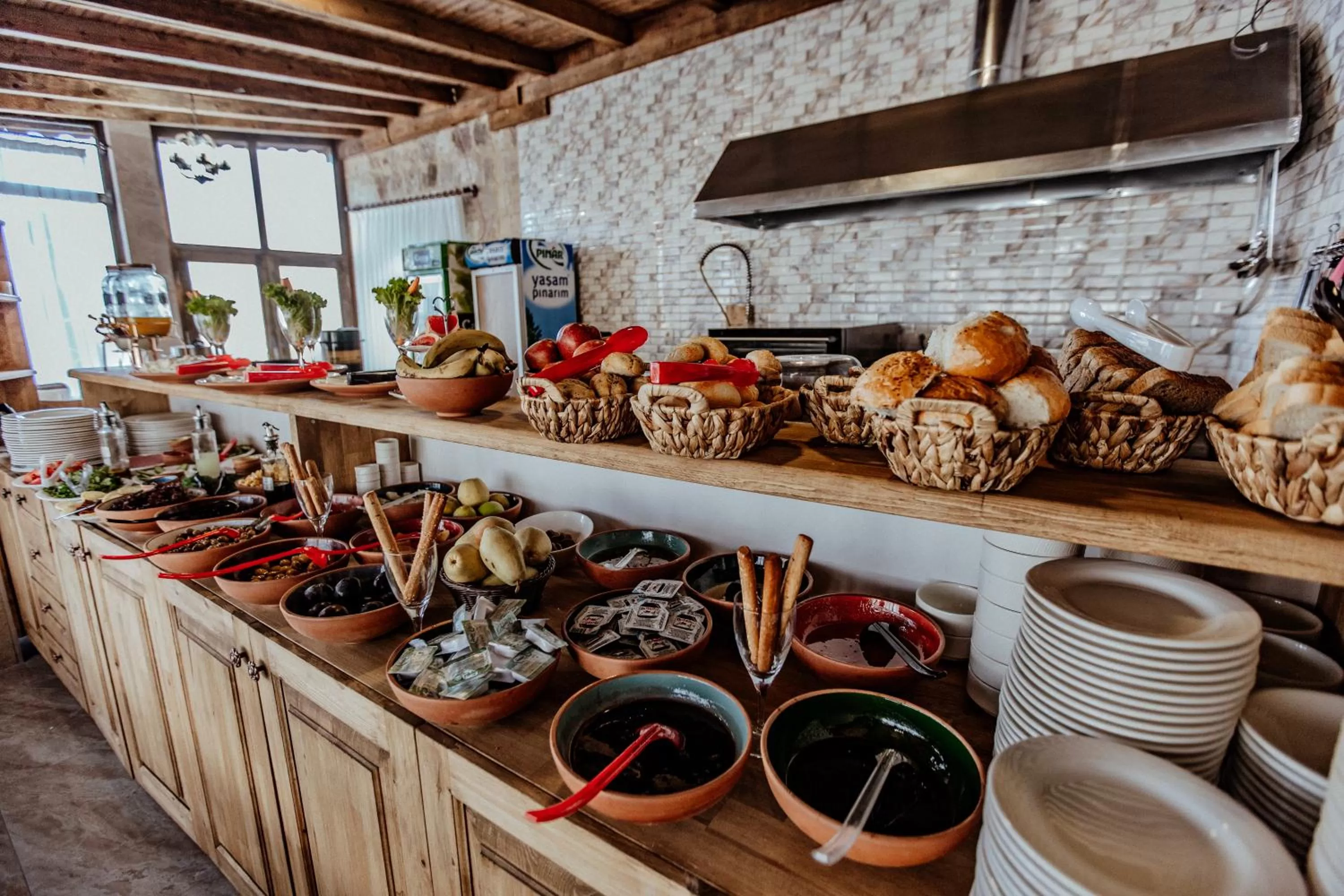 Breakfast in Kismet Cave Mansion