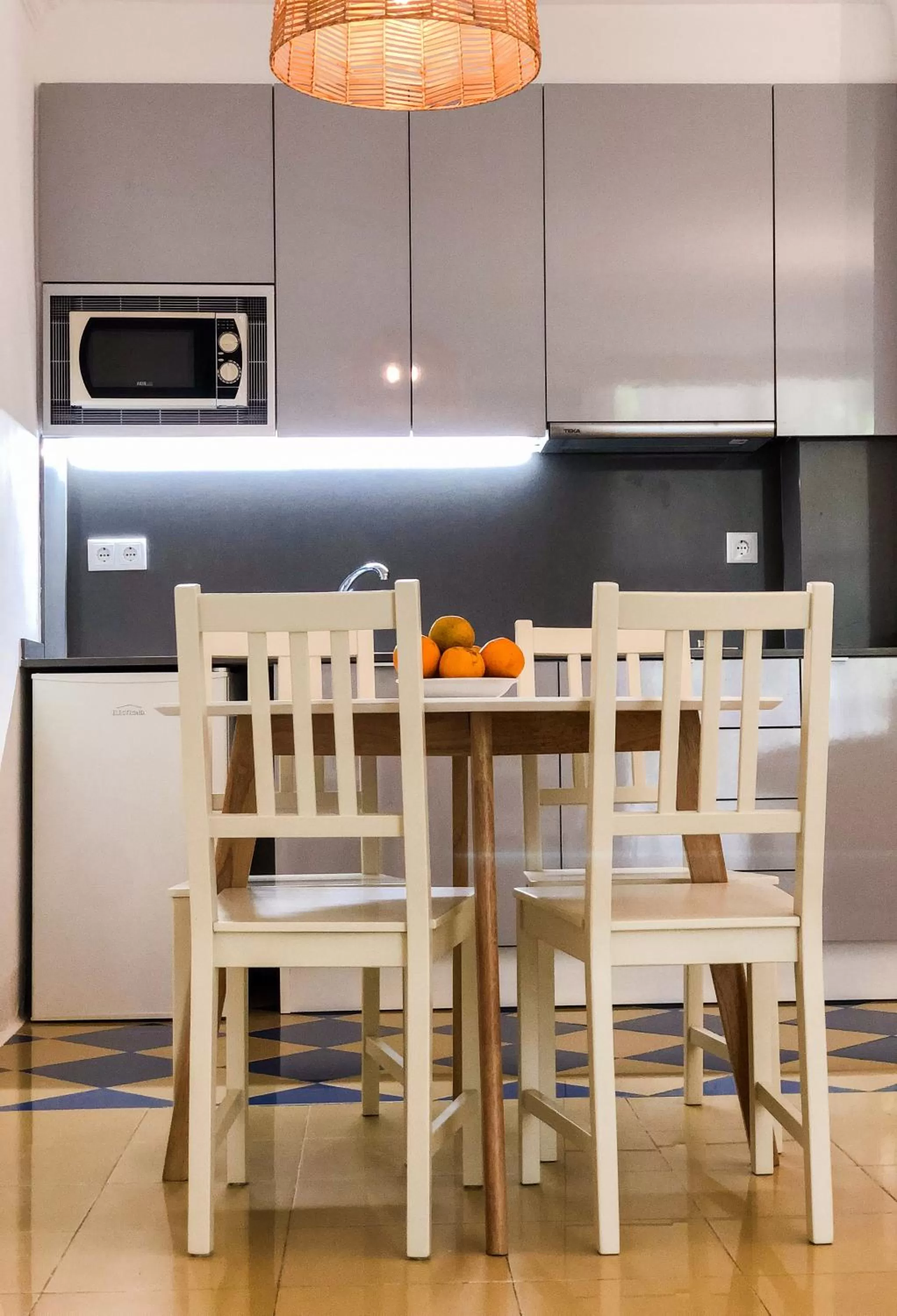 Kitchen or kitchenette in Hotel Apartamento Foz Atlantida