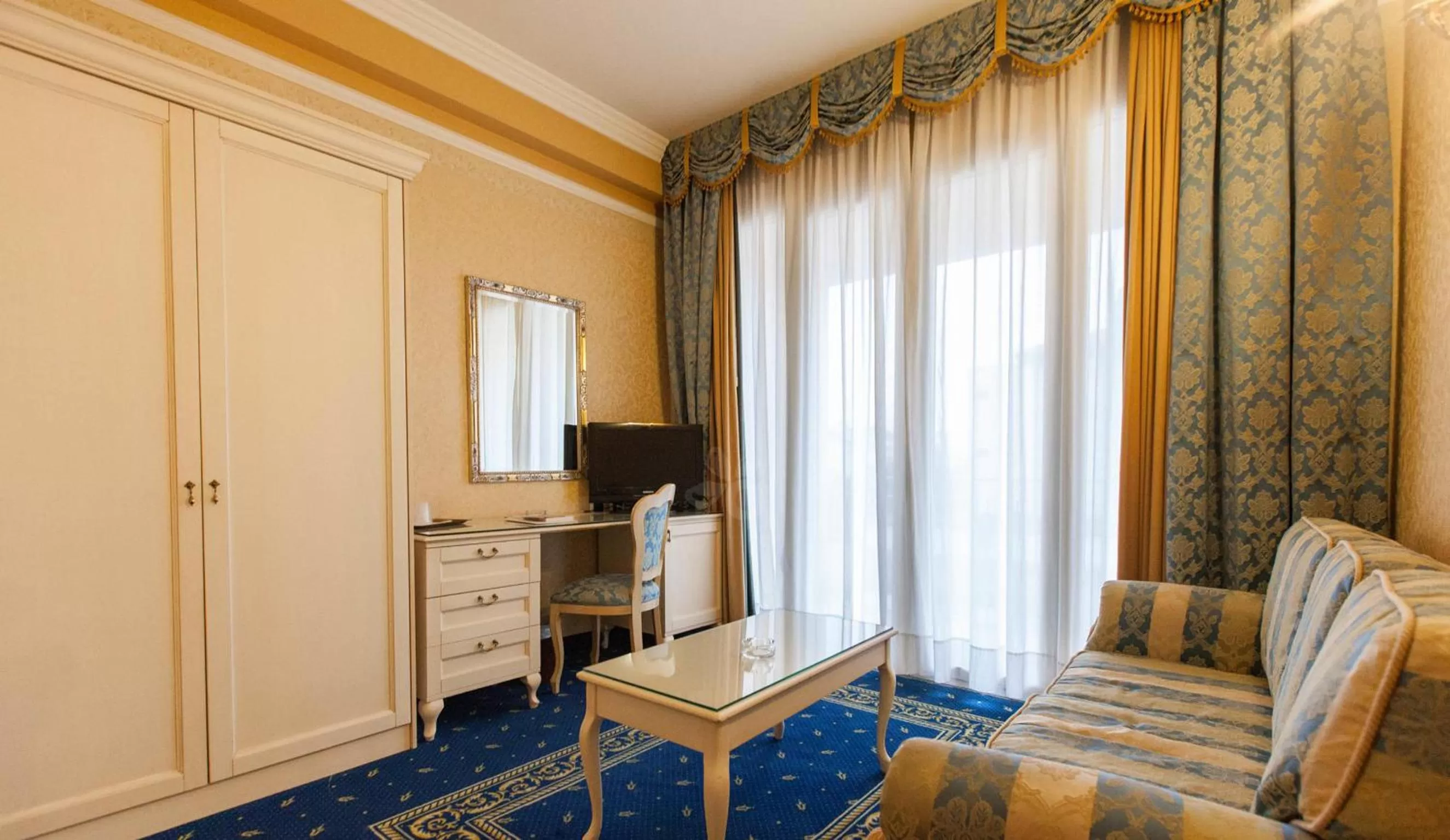 Photo of the whole room in Hotel Terme Helvetia