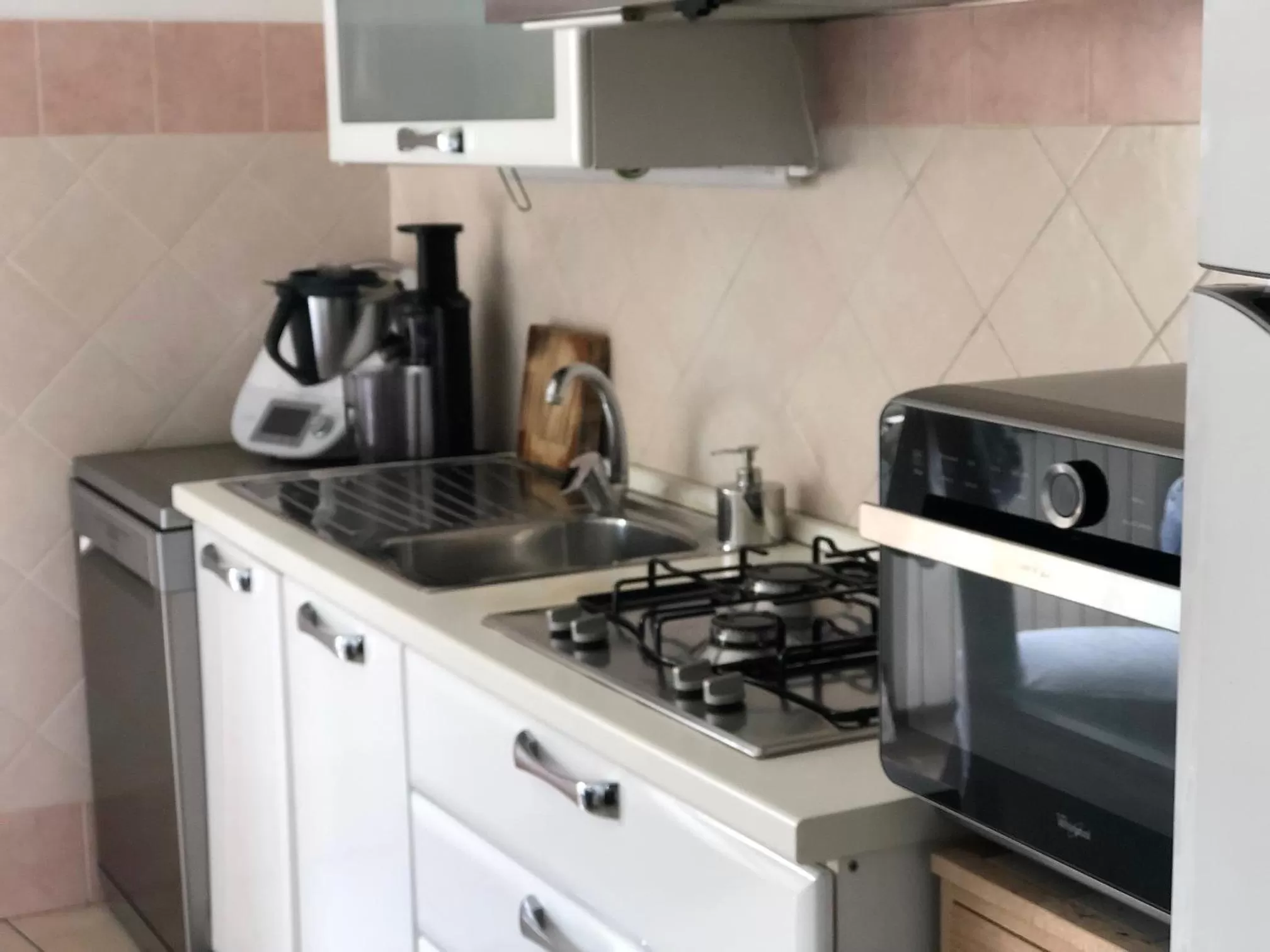 Coffee/tea facilities, Kitchen/Kitchenette in B&B Fashion style