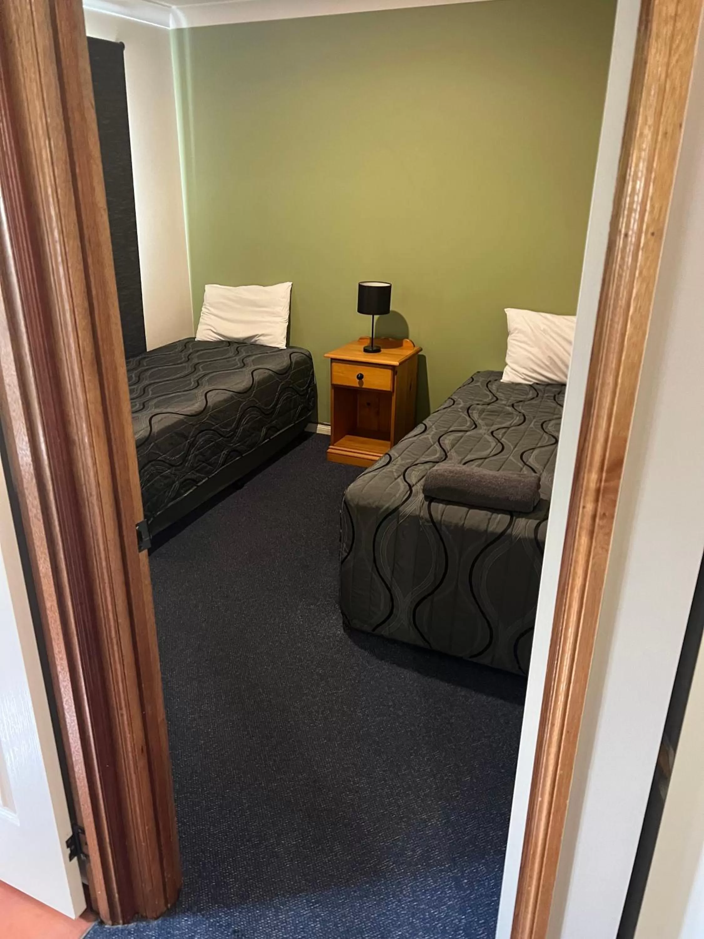 Bed in Asters On James Motor Inn