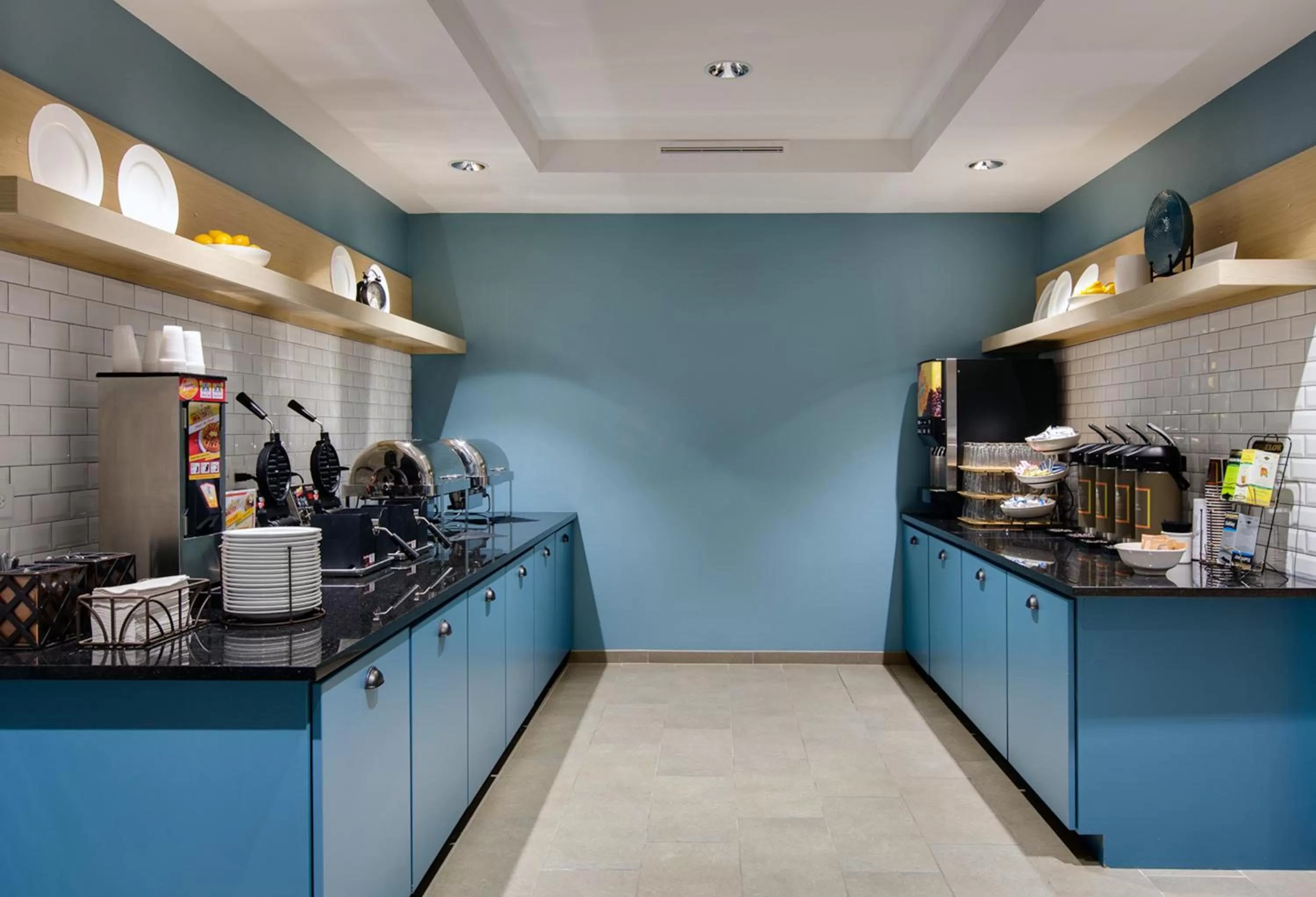 Restaurant/places to eat in Country Inn & Suites by Radisson, Springfield Southeast