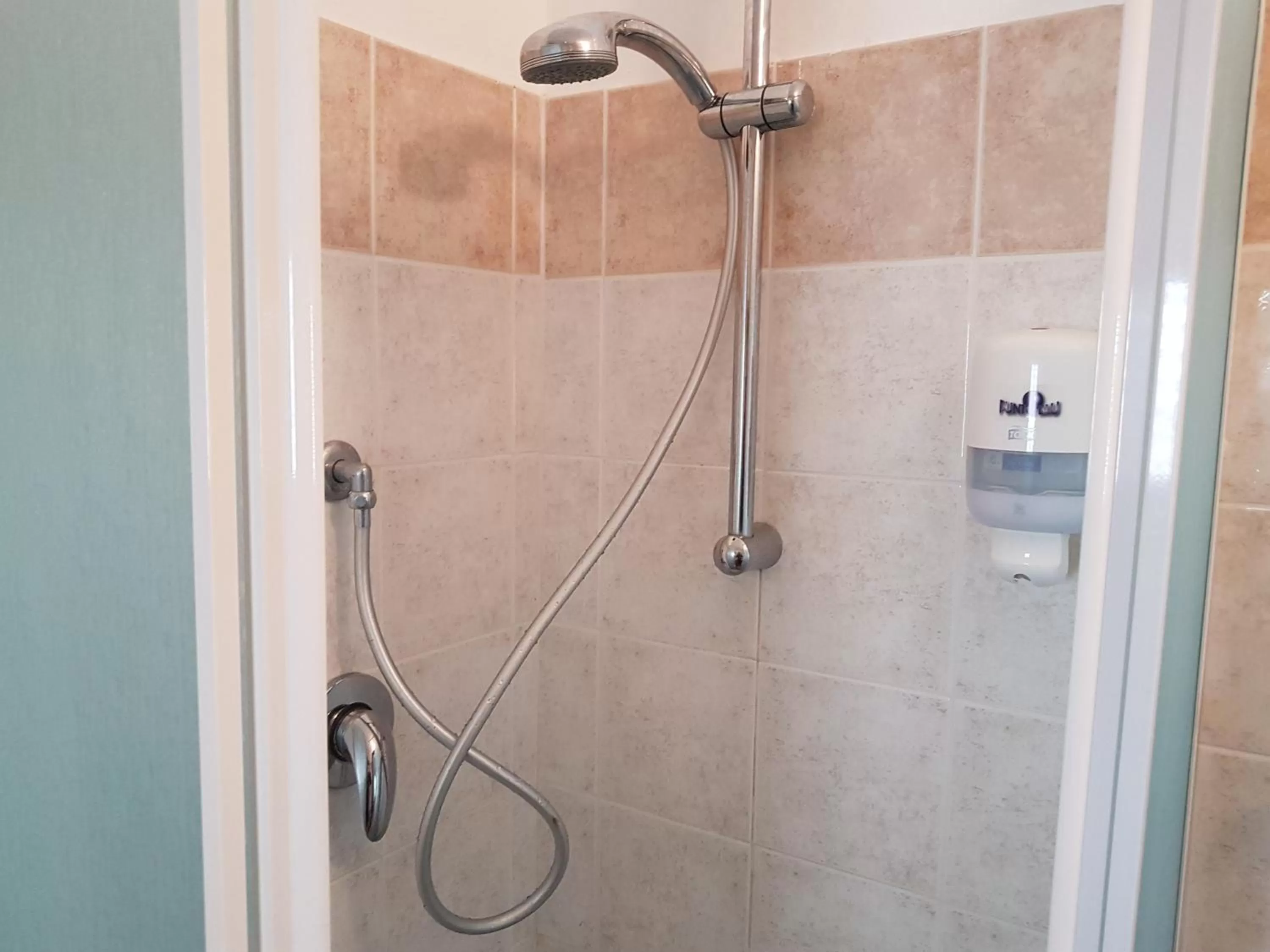 Bathroom in B&B Magna Grecia