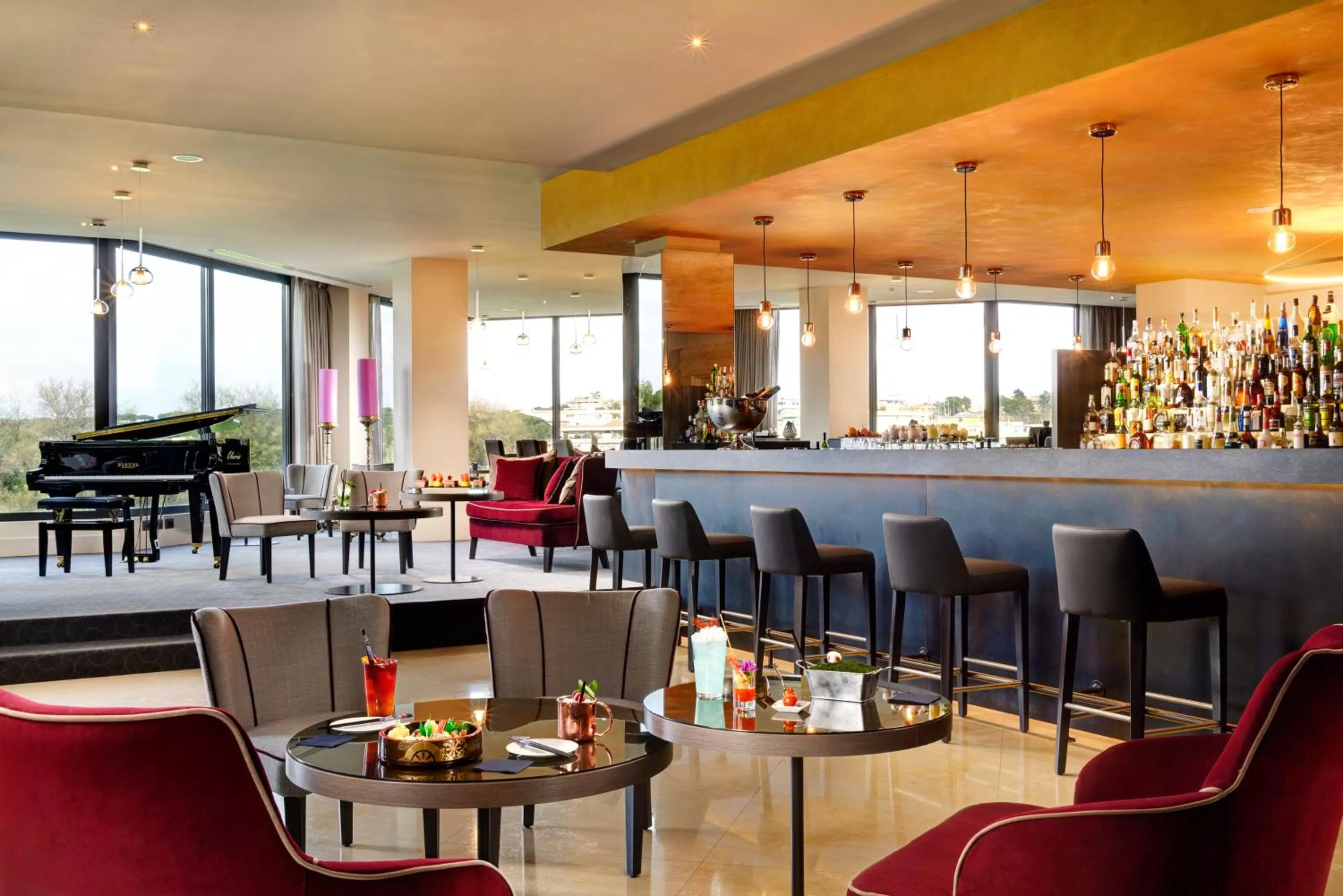 Lounge or bar in A.Roma Lifestyle Hotel
