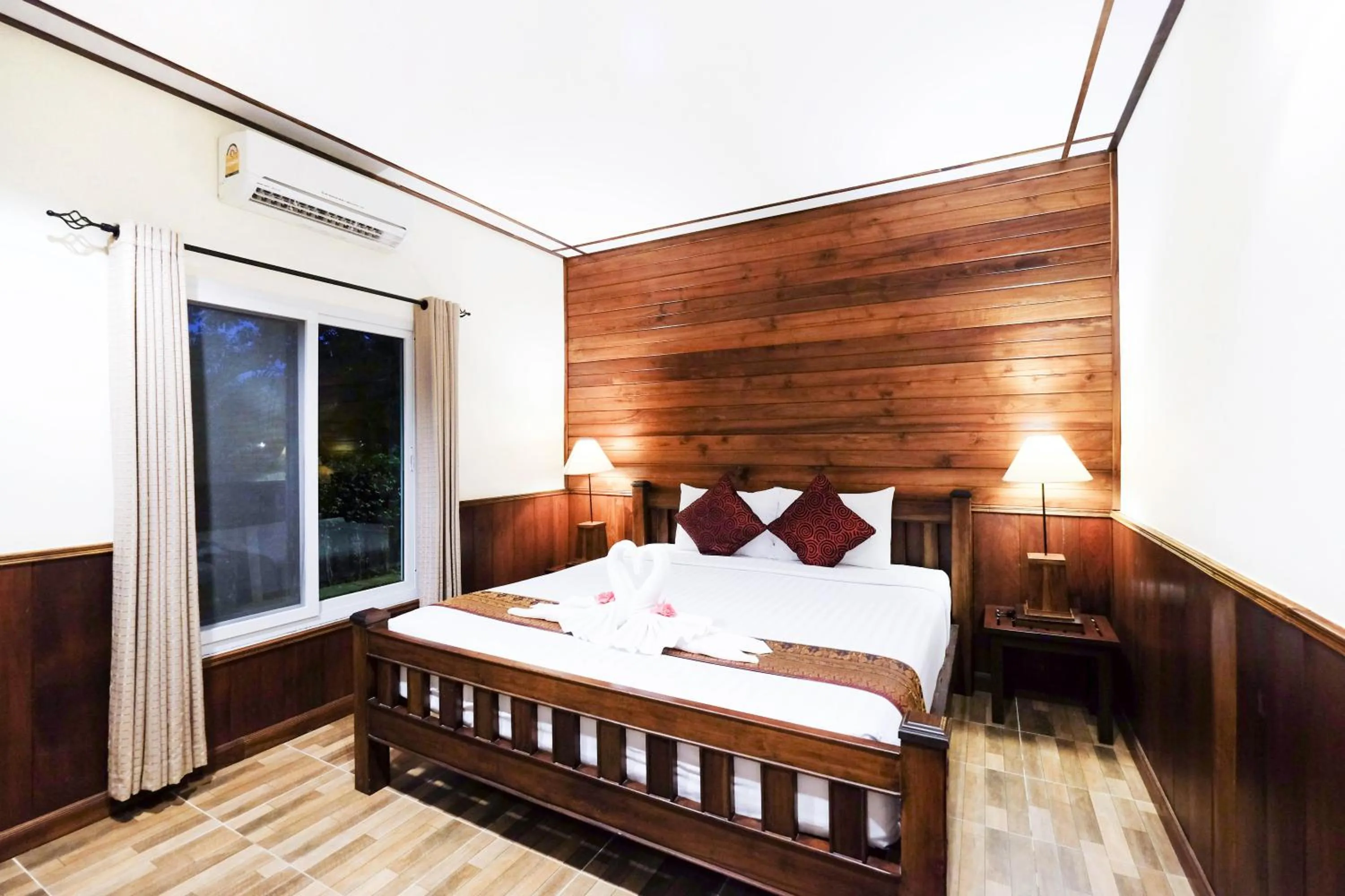 Photo of the whole room, Bed in Vieng Tawan Sukhothai Hotel