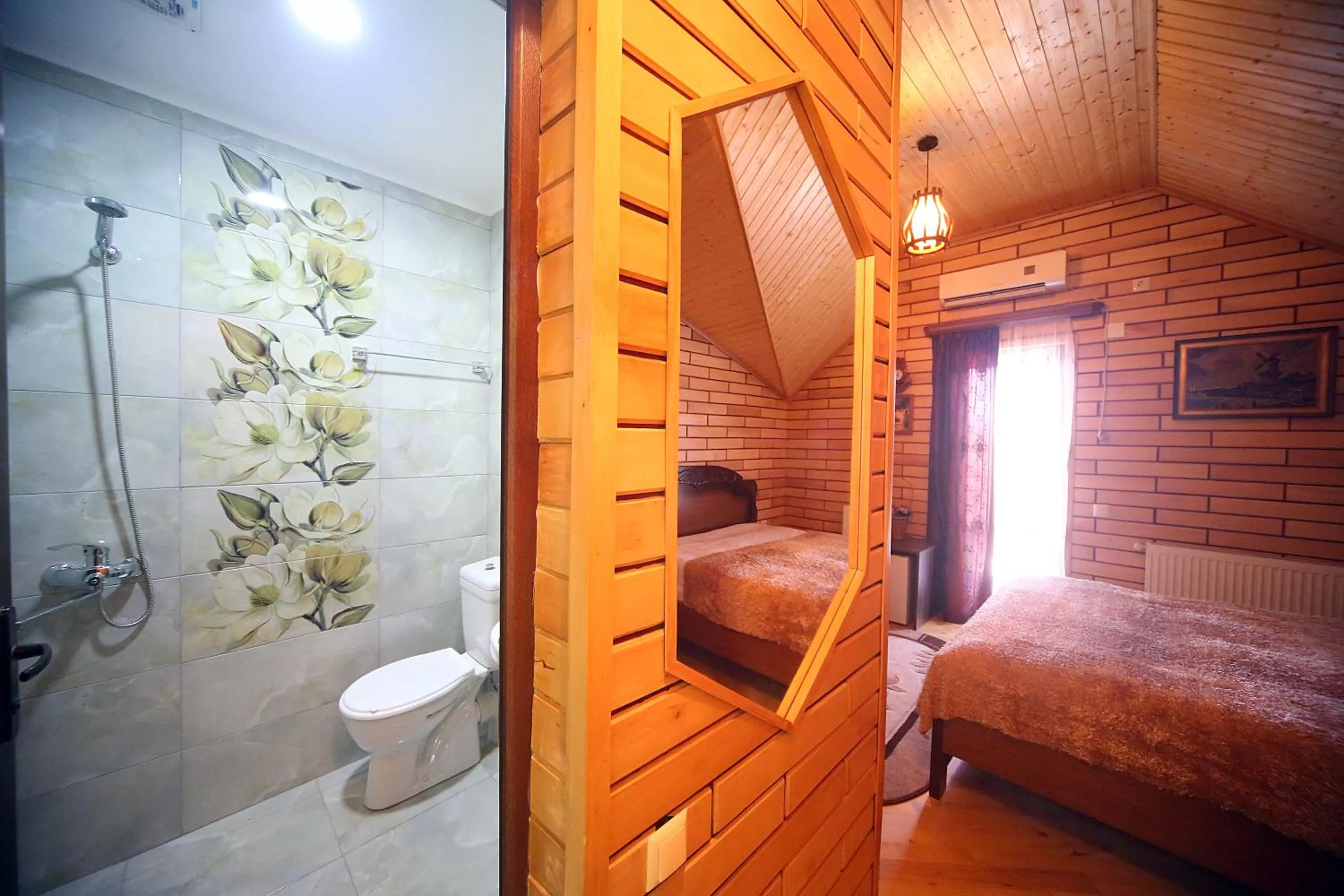 cot, Bathroom in Hotel Harmony