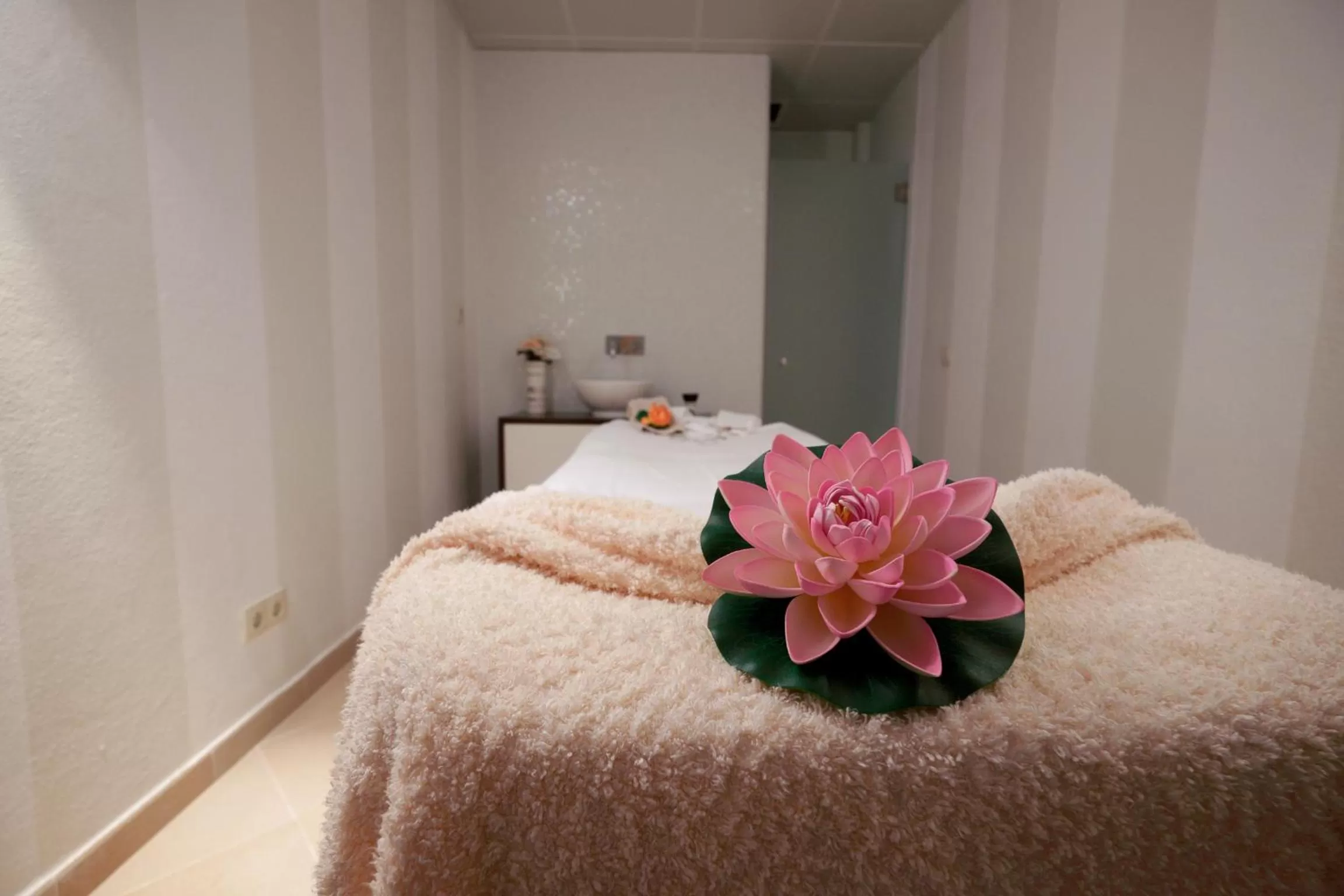 Massage, Bed in Grand Muthu Forte do Vale