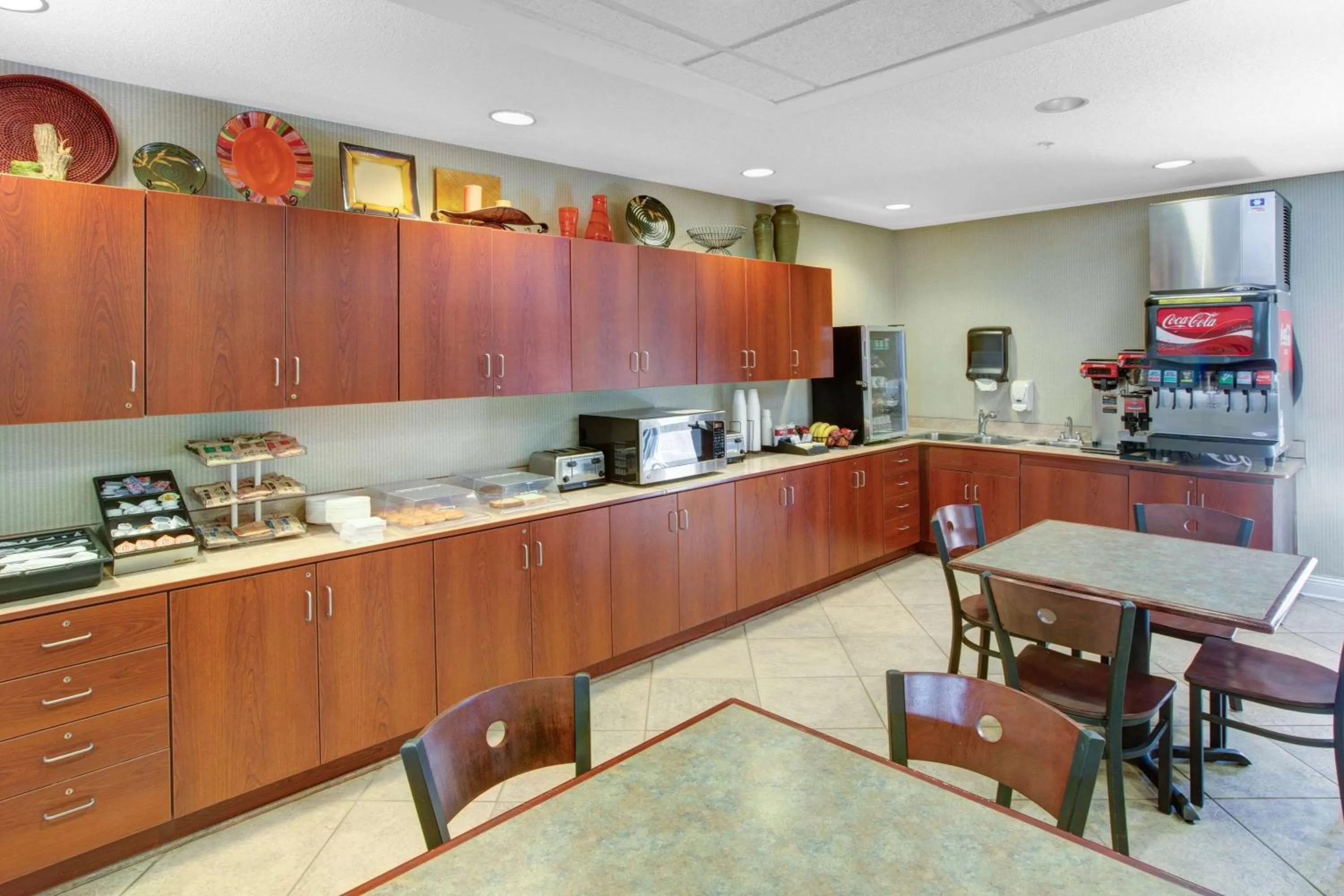 Restaurant/places to eat in Microtel Inn & Suites by Wyndham Hattiesburg