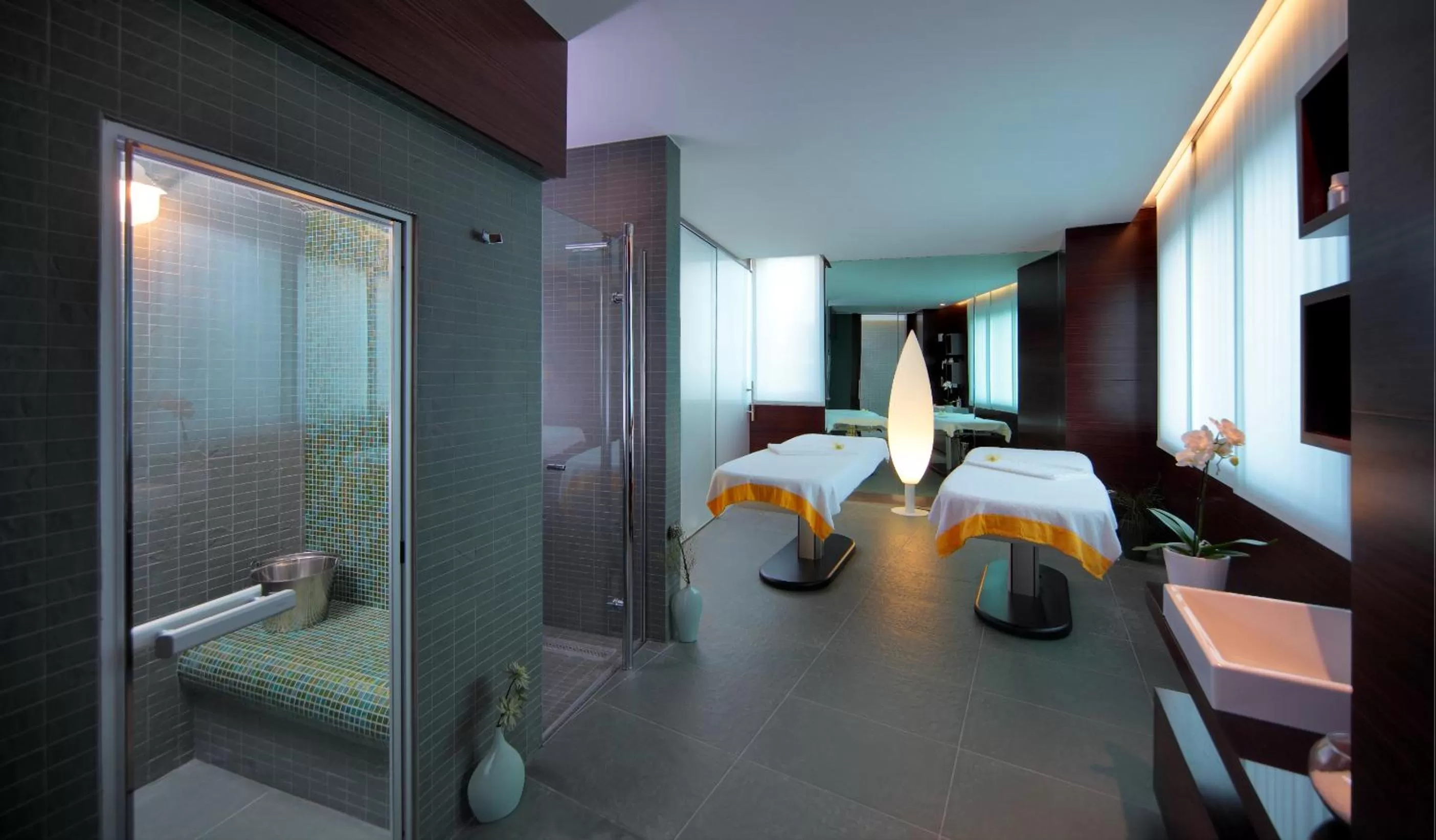 Massage, Bed in Hotel Aristos