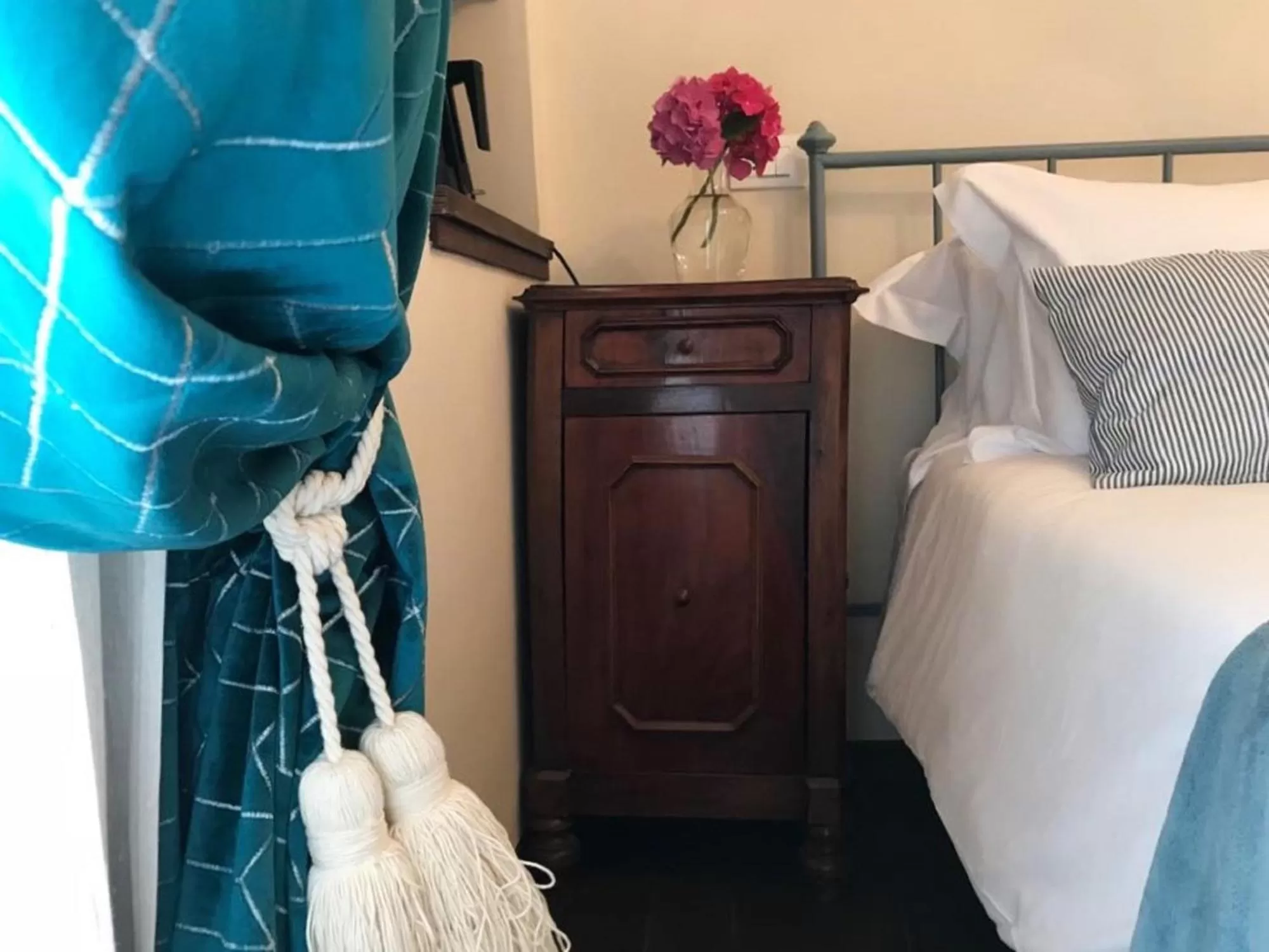 Decorative detail in Il Giardino Segreto