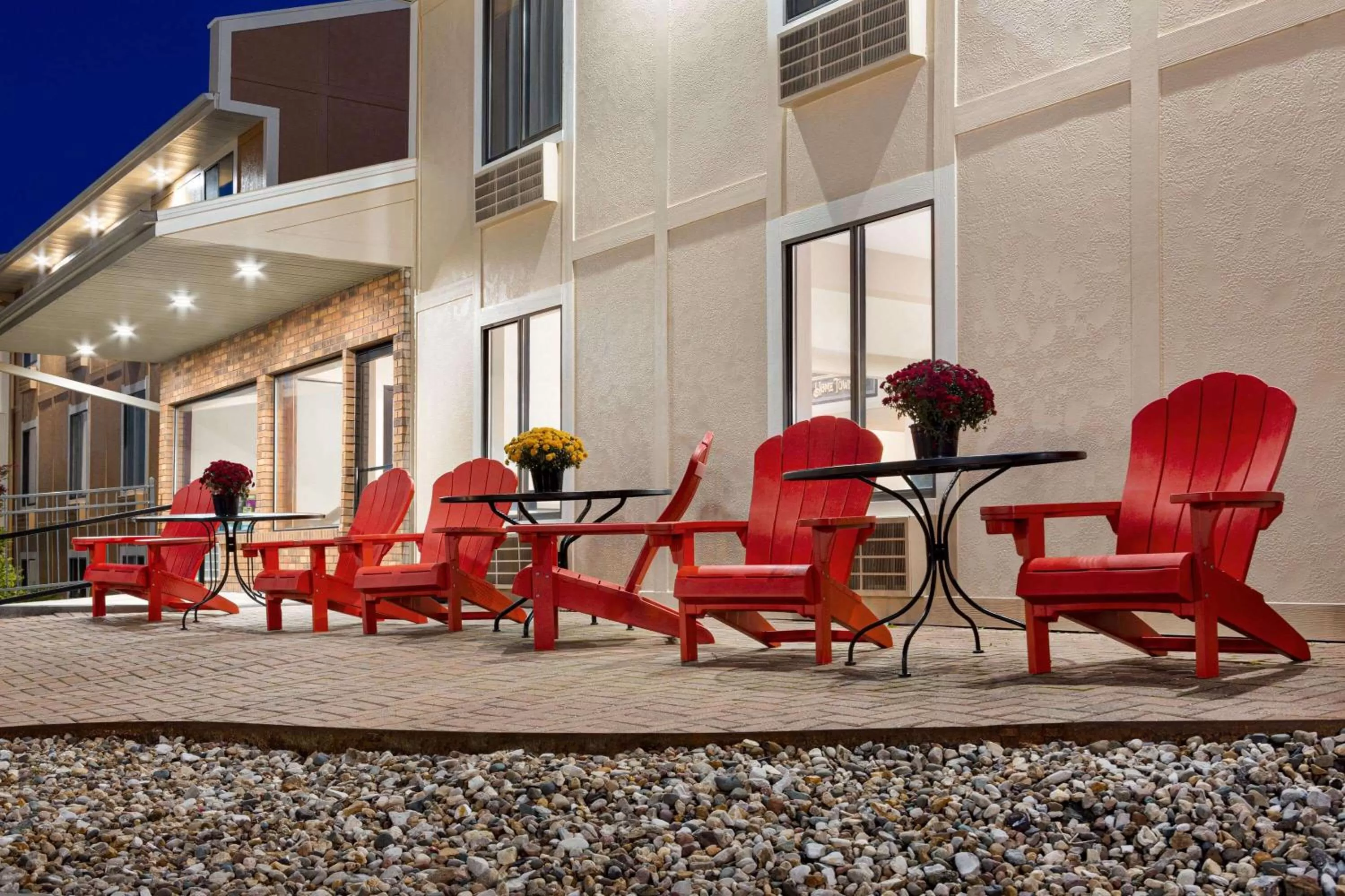 Property building in Super 8 by Wyndham Hannibal