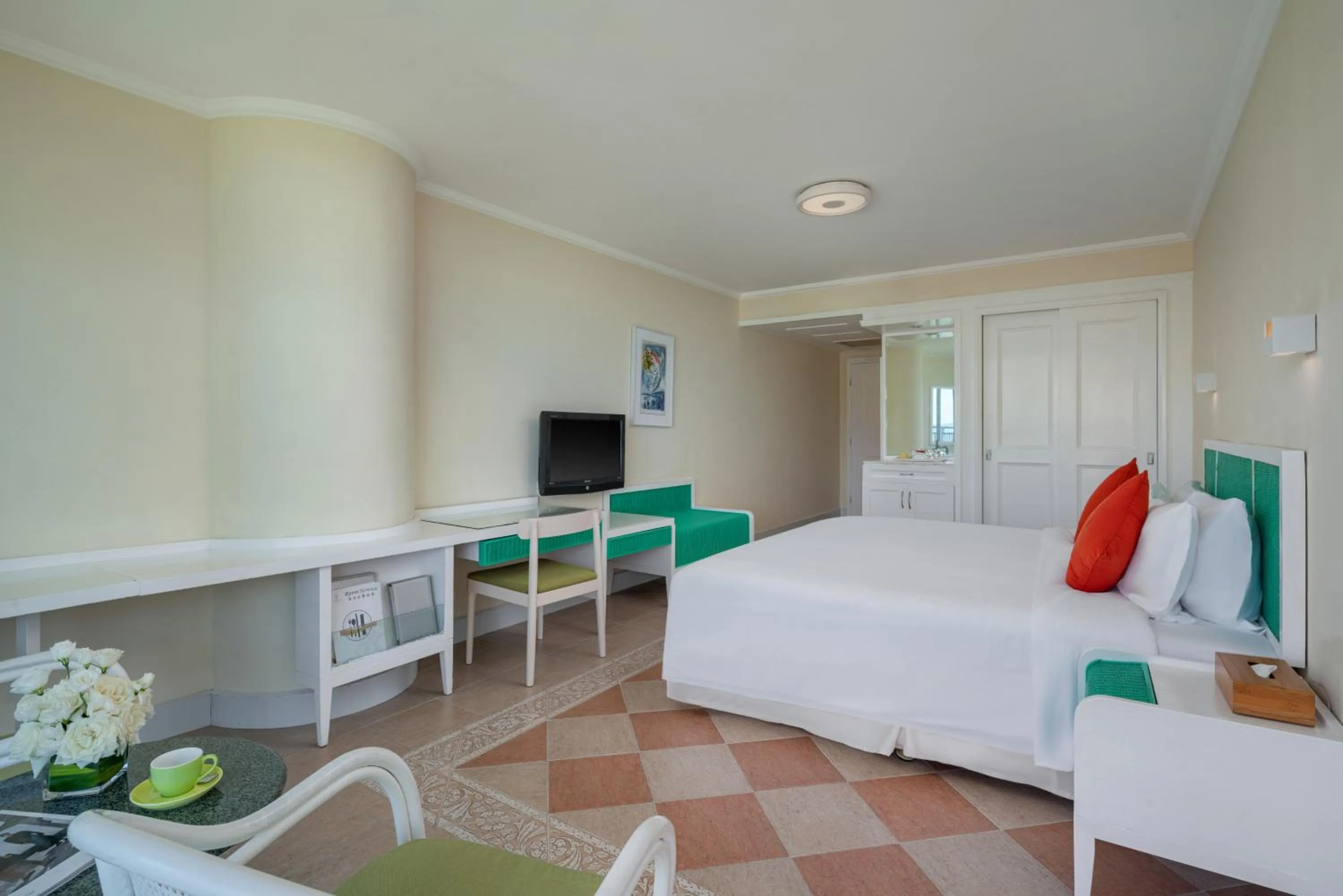 Bed in Sunshine Resort Intime Sanya