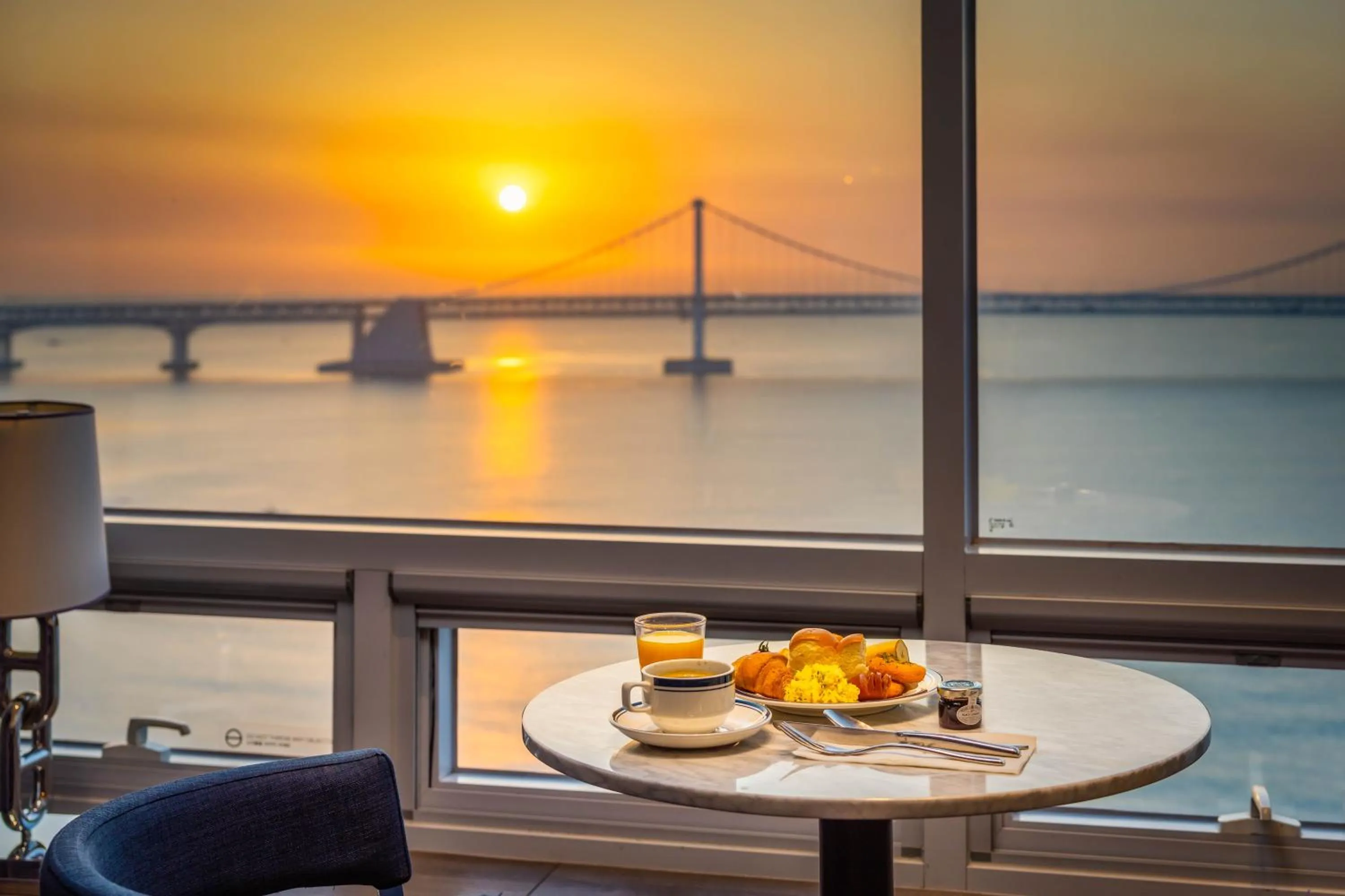 Restaurant/places to eat in Kent Hotel Gwangalli by Kensington