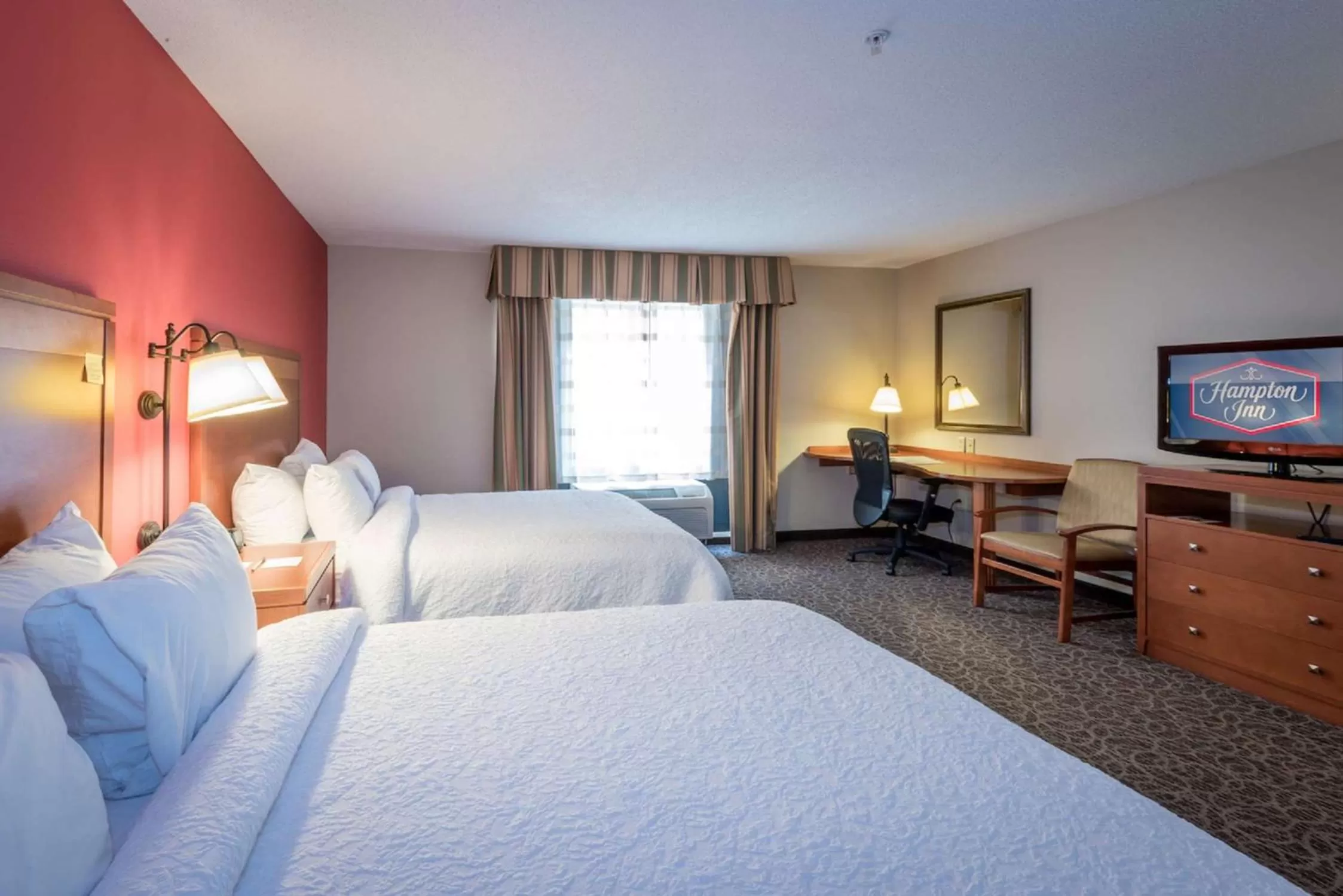 Bed in Hampton Inn Enterprise