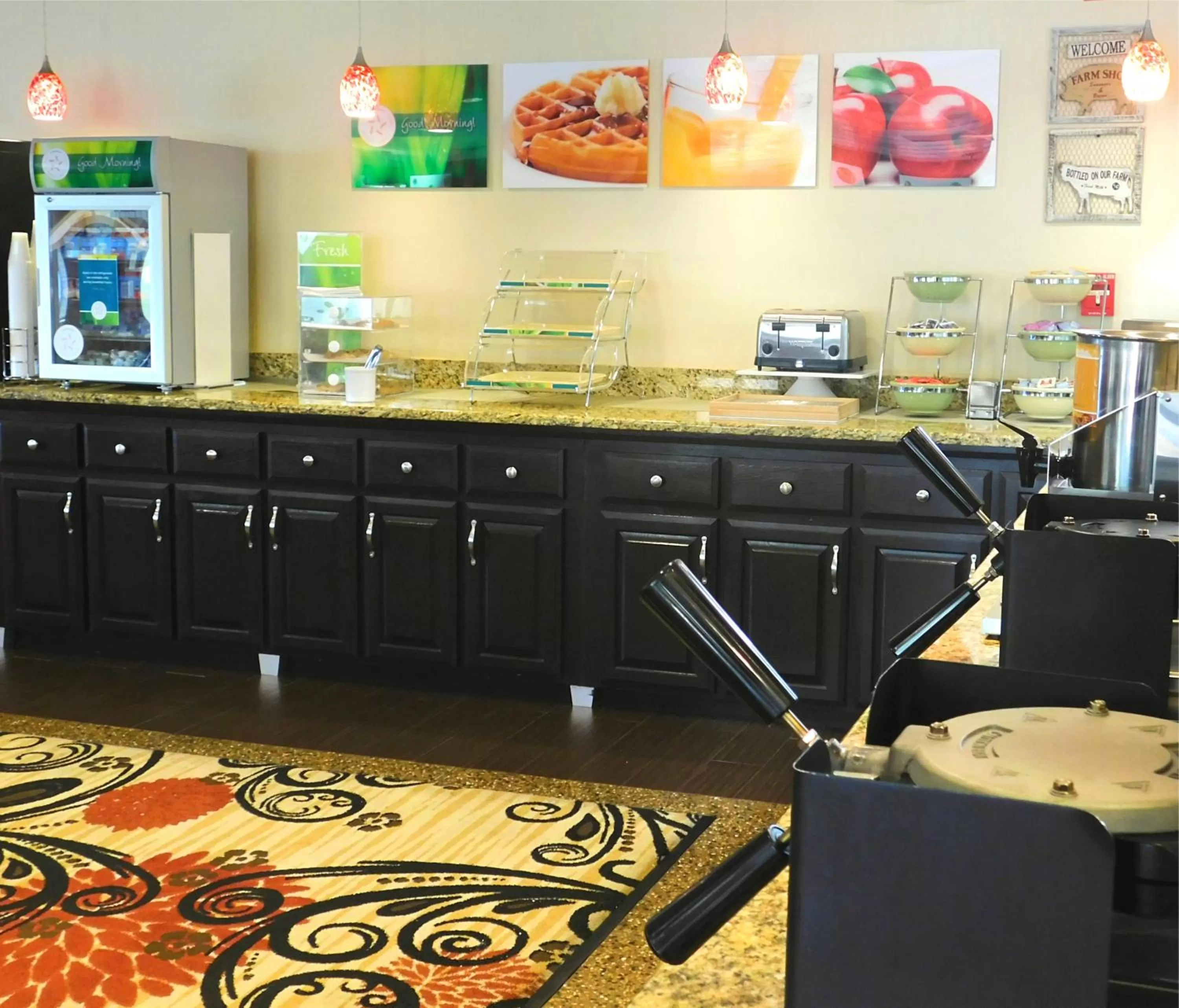 Breakfast in Quality Inn Jonesville I-77