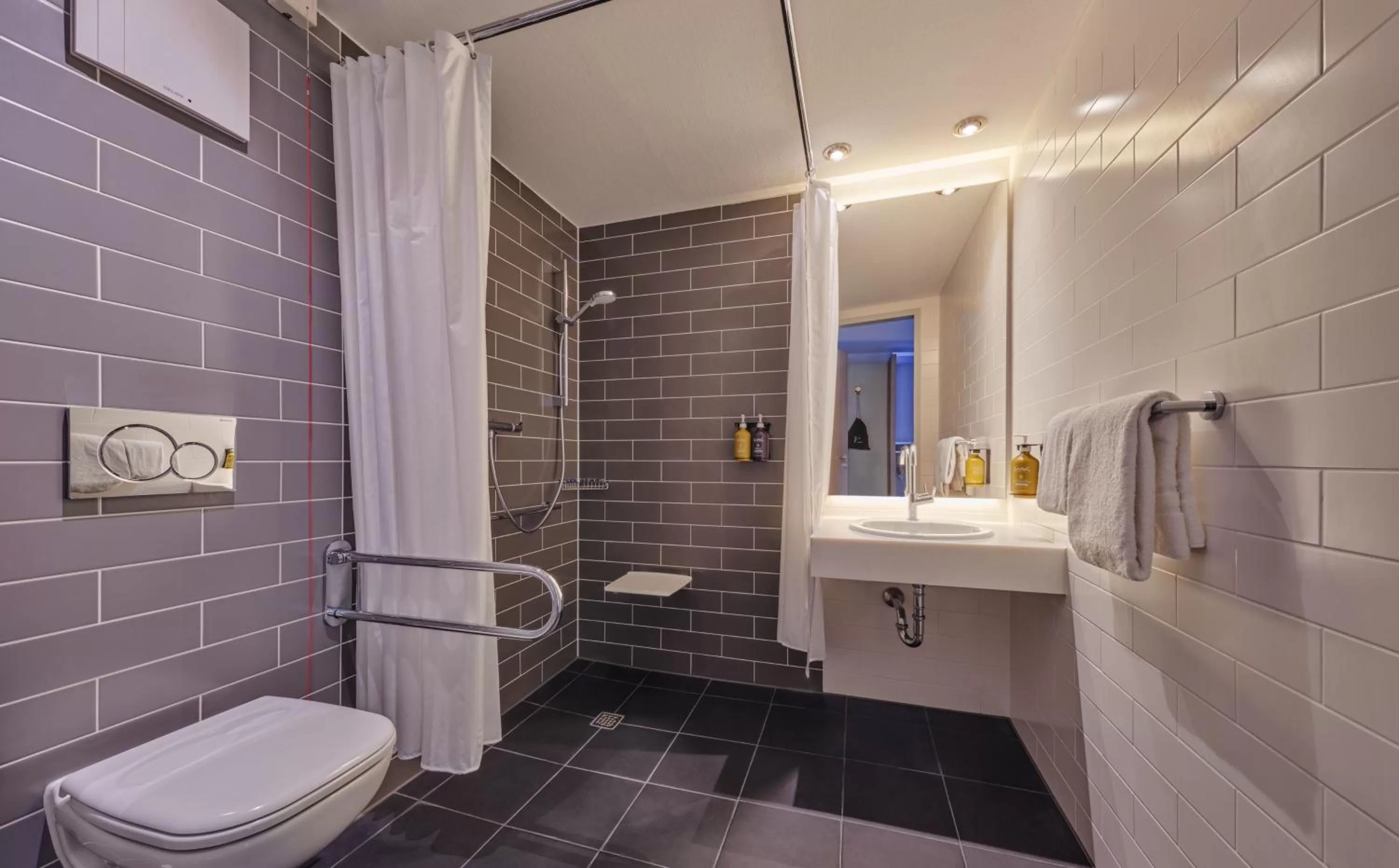 Bathroom in Holiday Inn Express Cologne Troisdorf by IHG