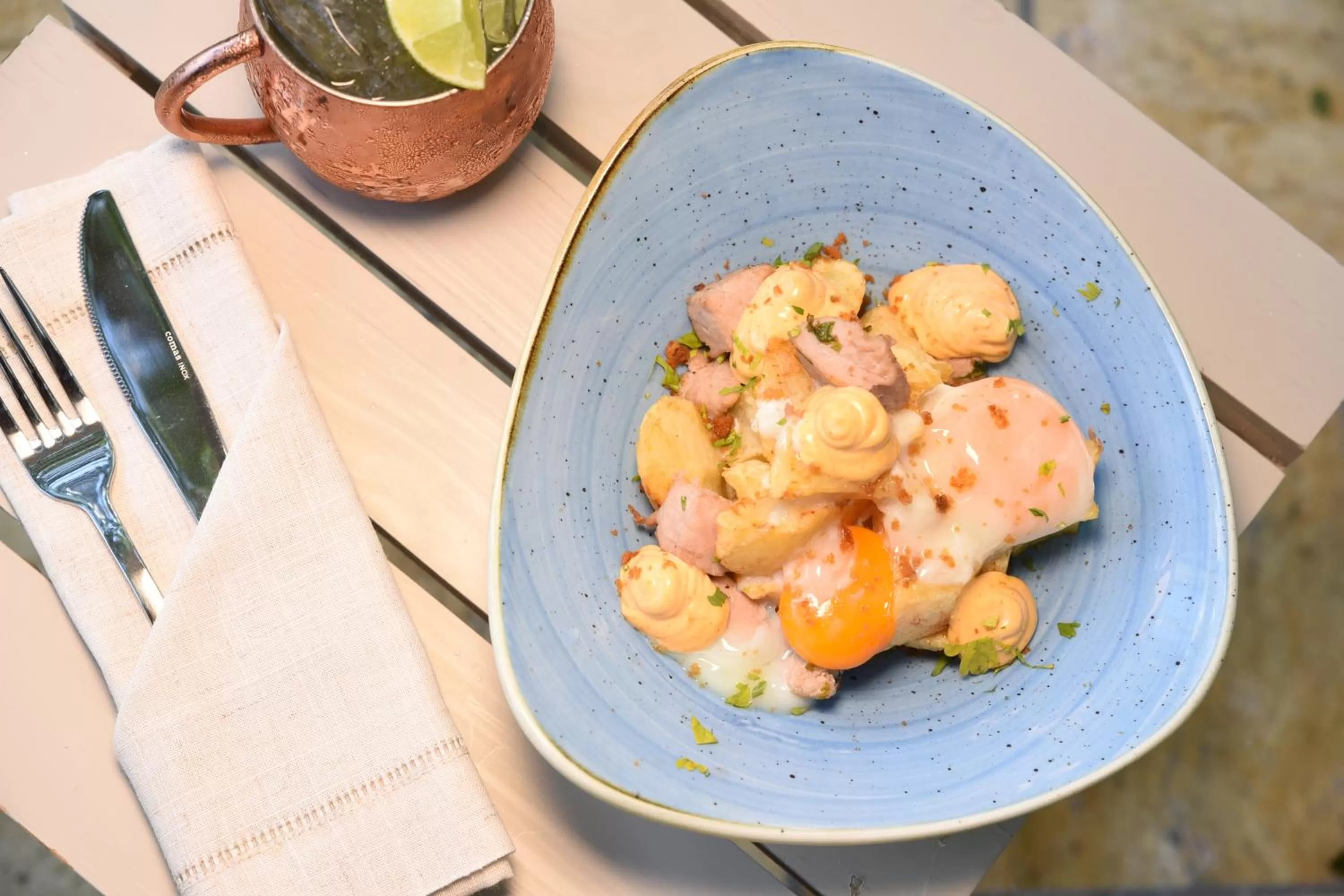 Restaurant/places to eat in Saman Boutique Hotel By Mint