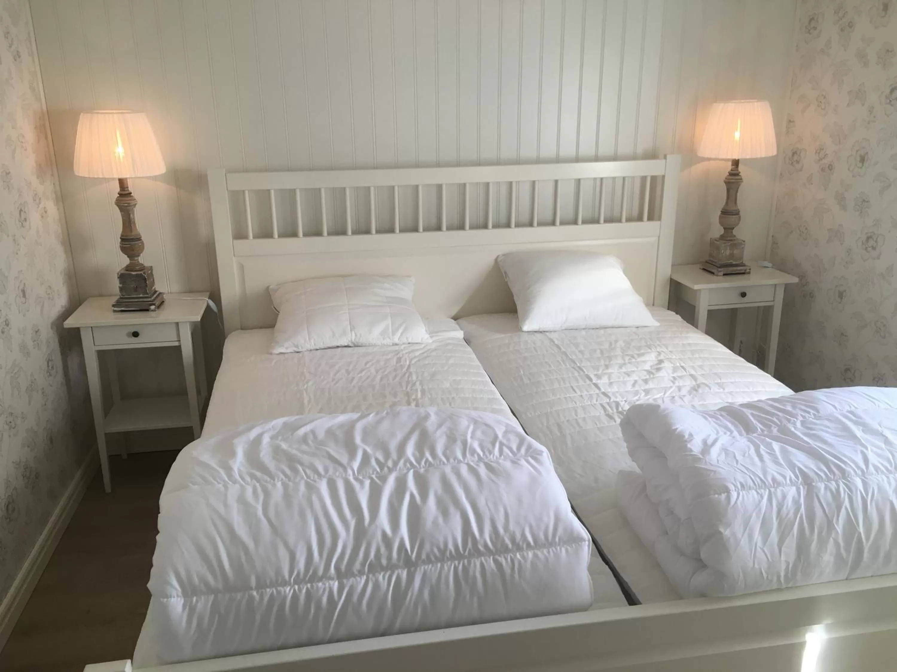 Bed in Augustas Bed & Breakfast