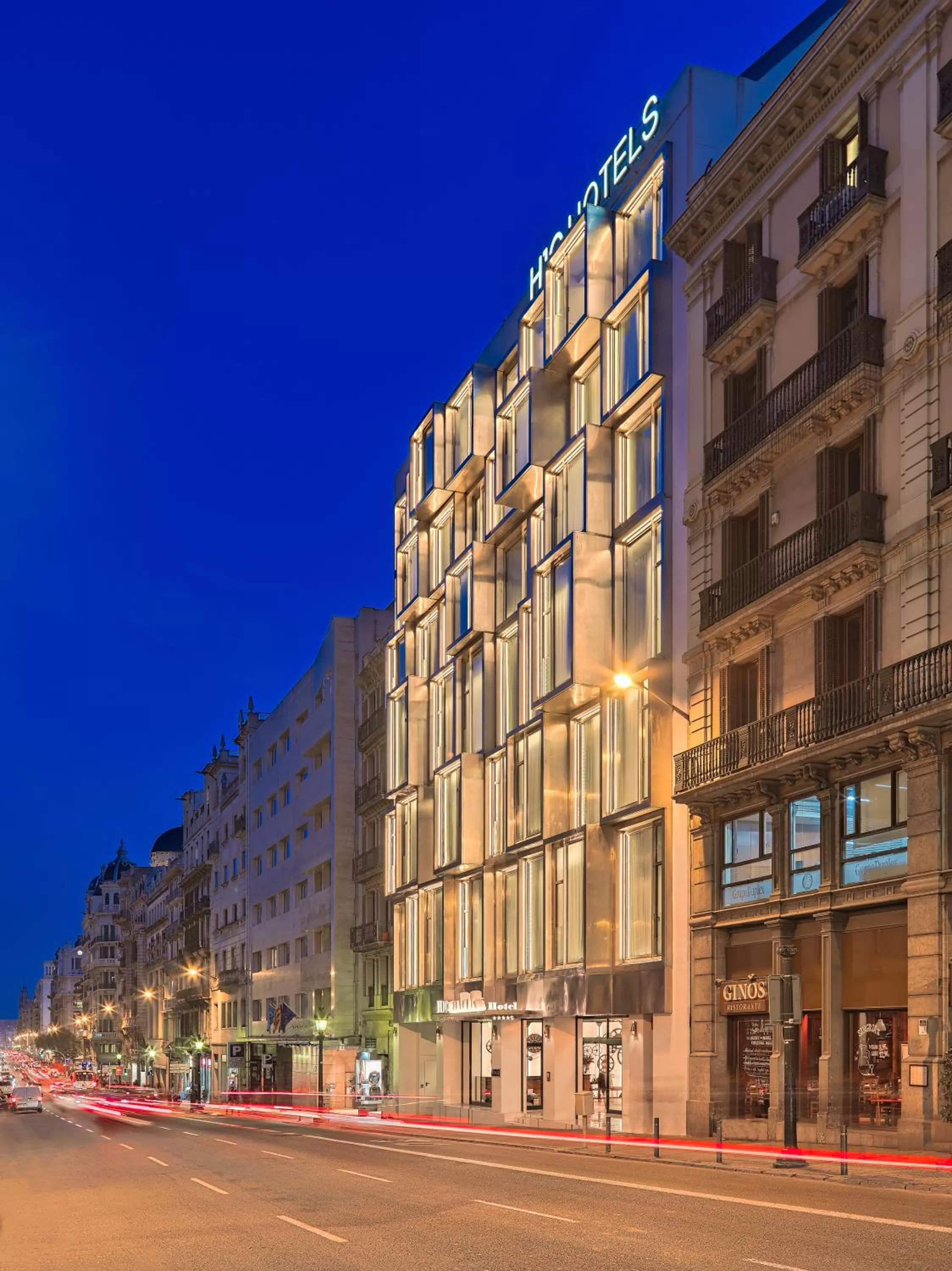 Facade/entrance in H10 Cubik 4* Sup