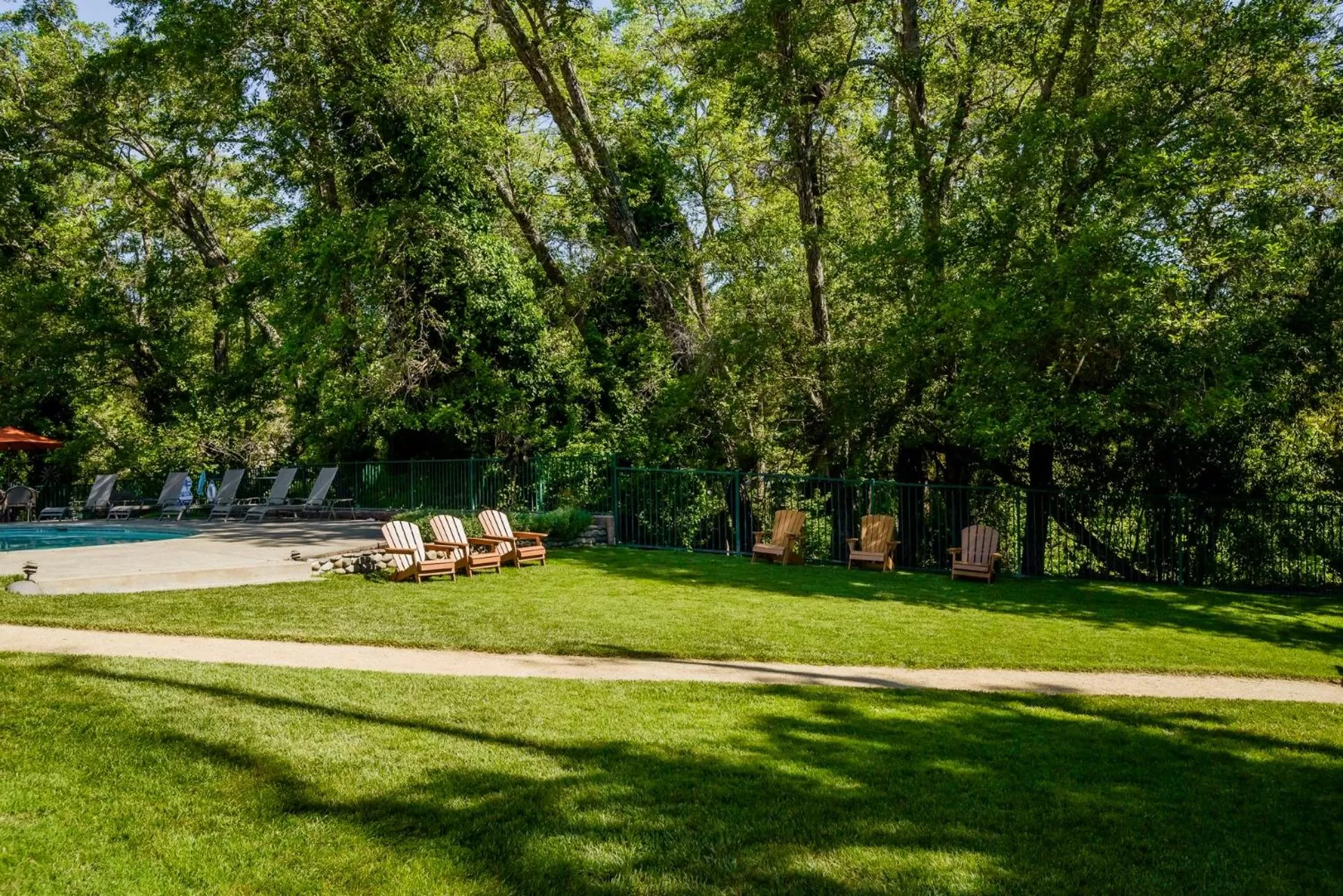 Swimming pool in The Jack London Lodge