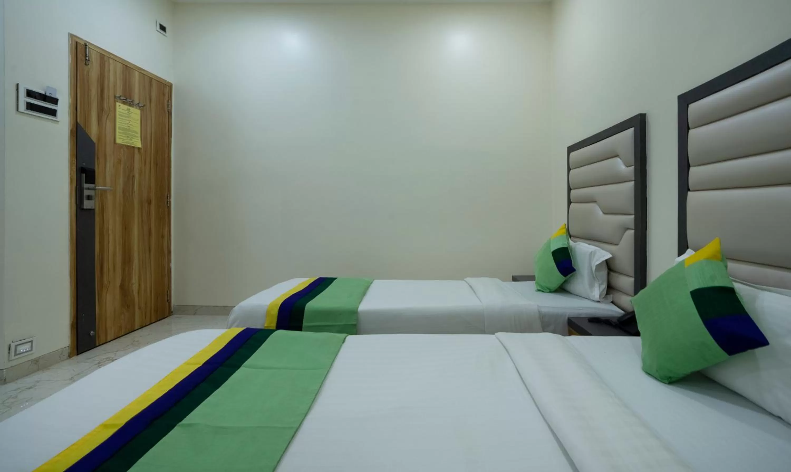 Bed in Treebo Zaid International Powai