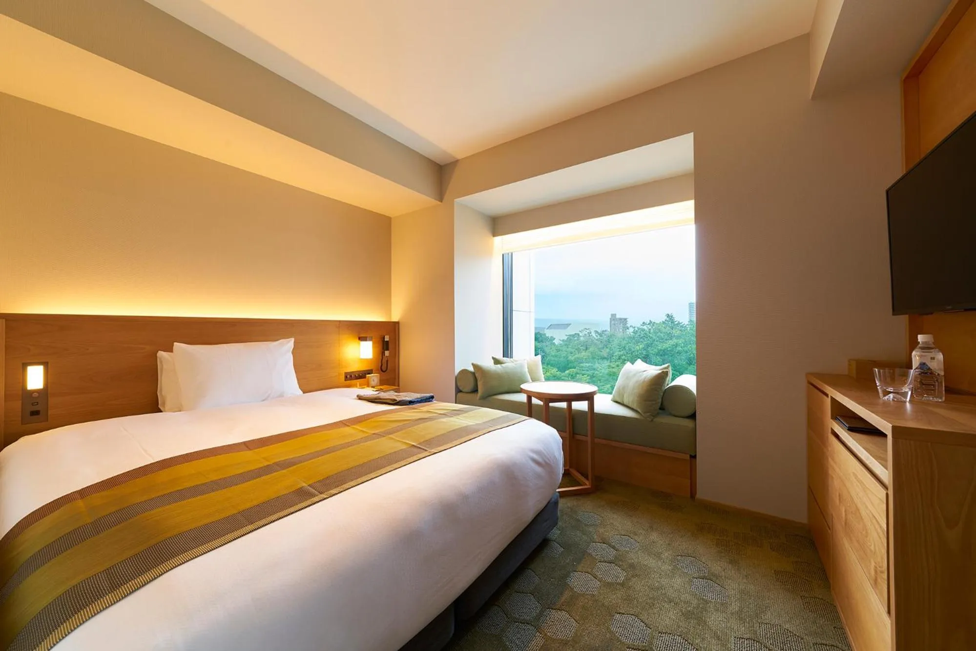 Bedroom, Bed in Fujisan Mishima Tokyu Hotel