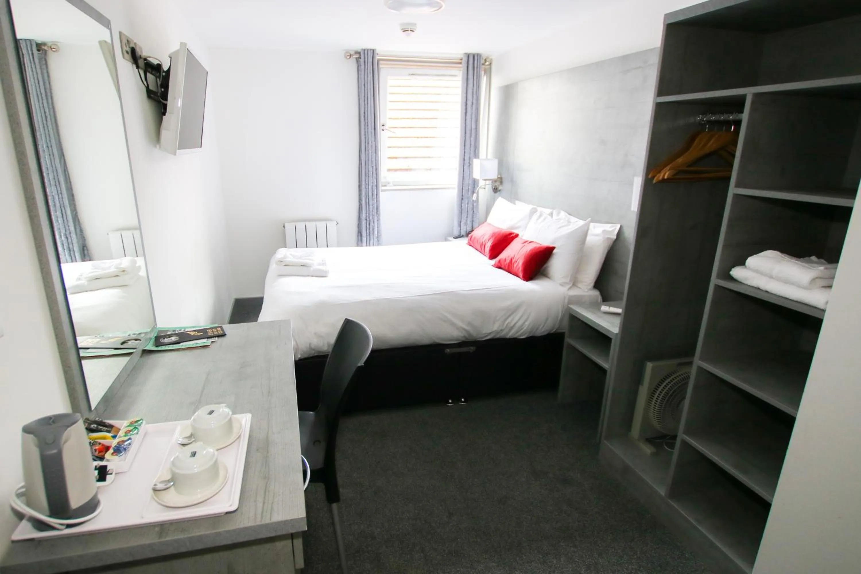 Bed in Brunswick Merchant City Hotel