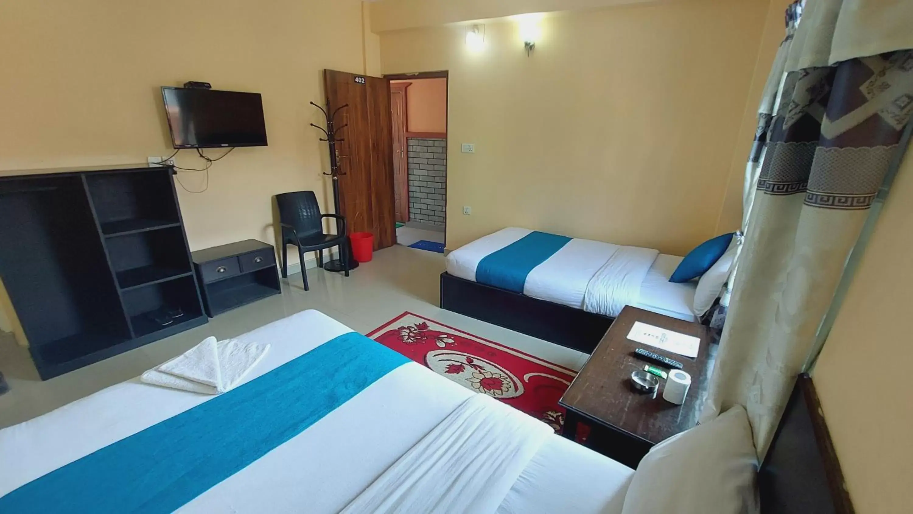 Family Room with Bathroom in Golden Lake Family Room with Bathroom in Golden Lake