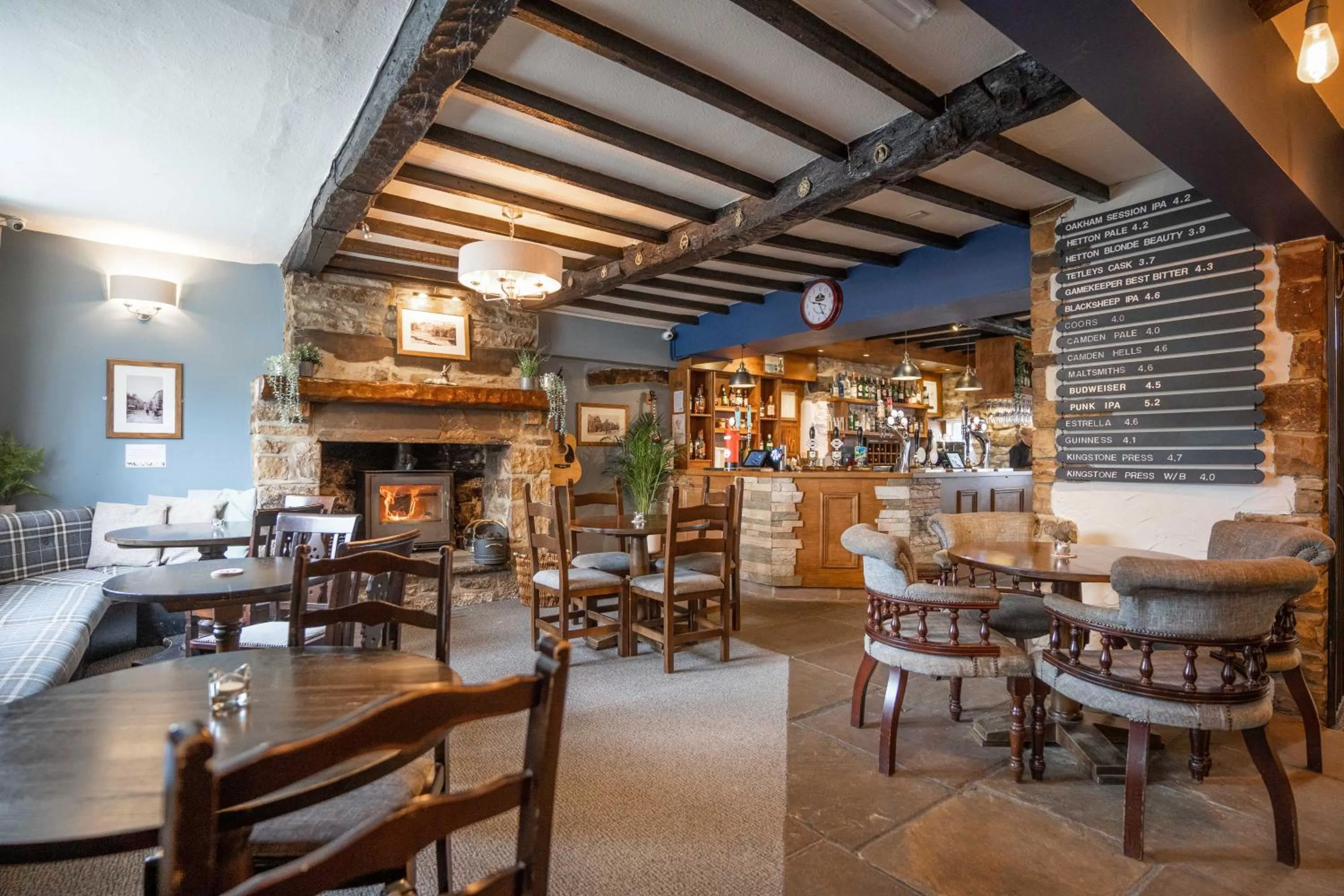 Lounge or bar, Restaurant/Places to Eat in Black Horse Hotel