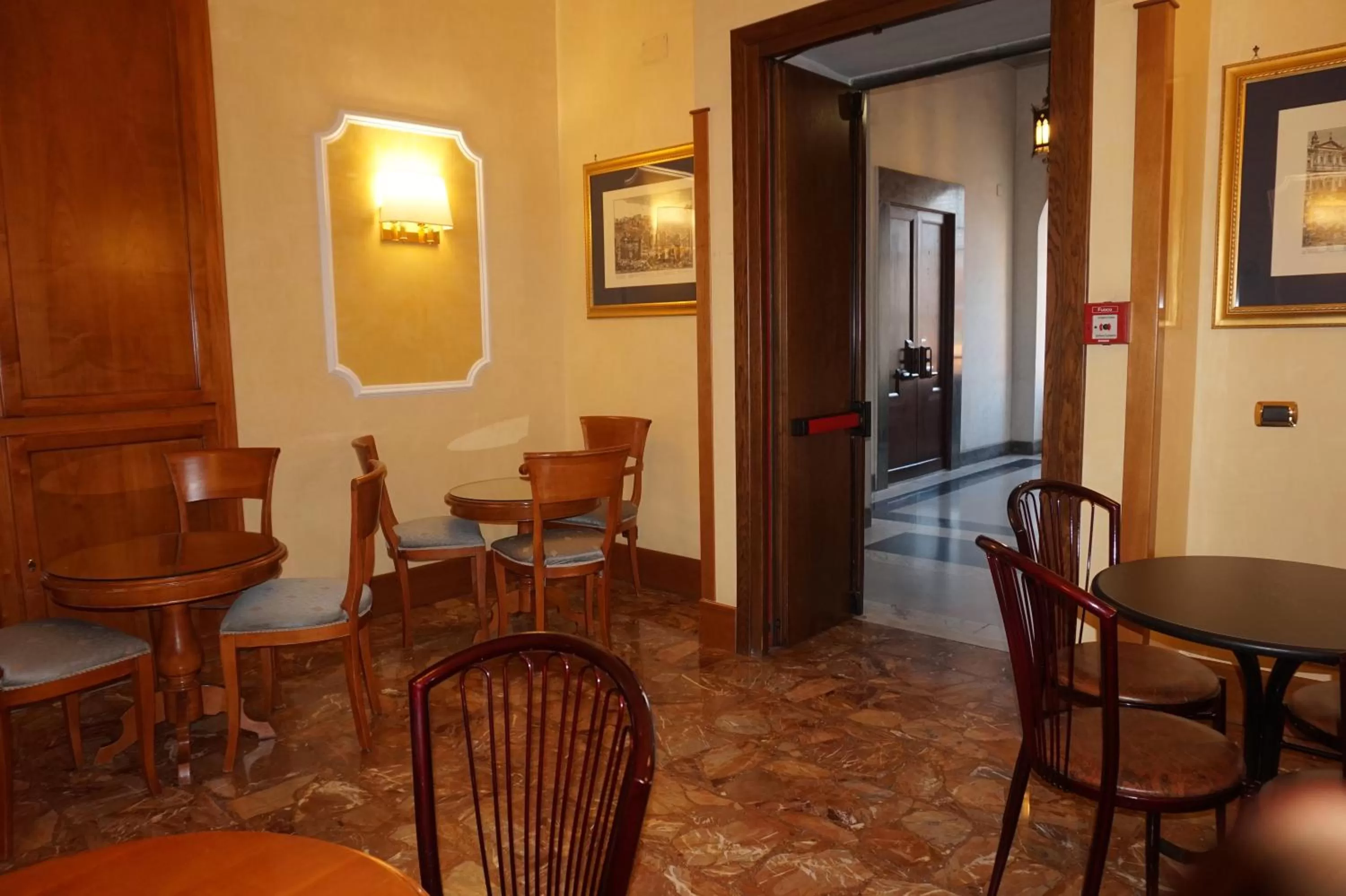 Communal lounge/ TV room in Hotel Miami