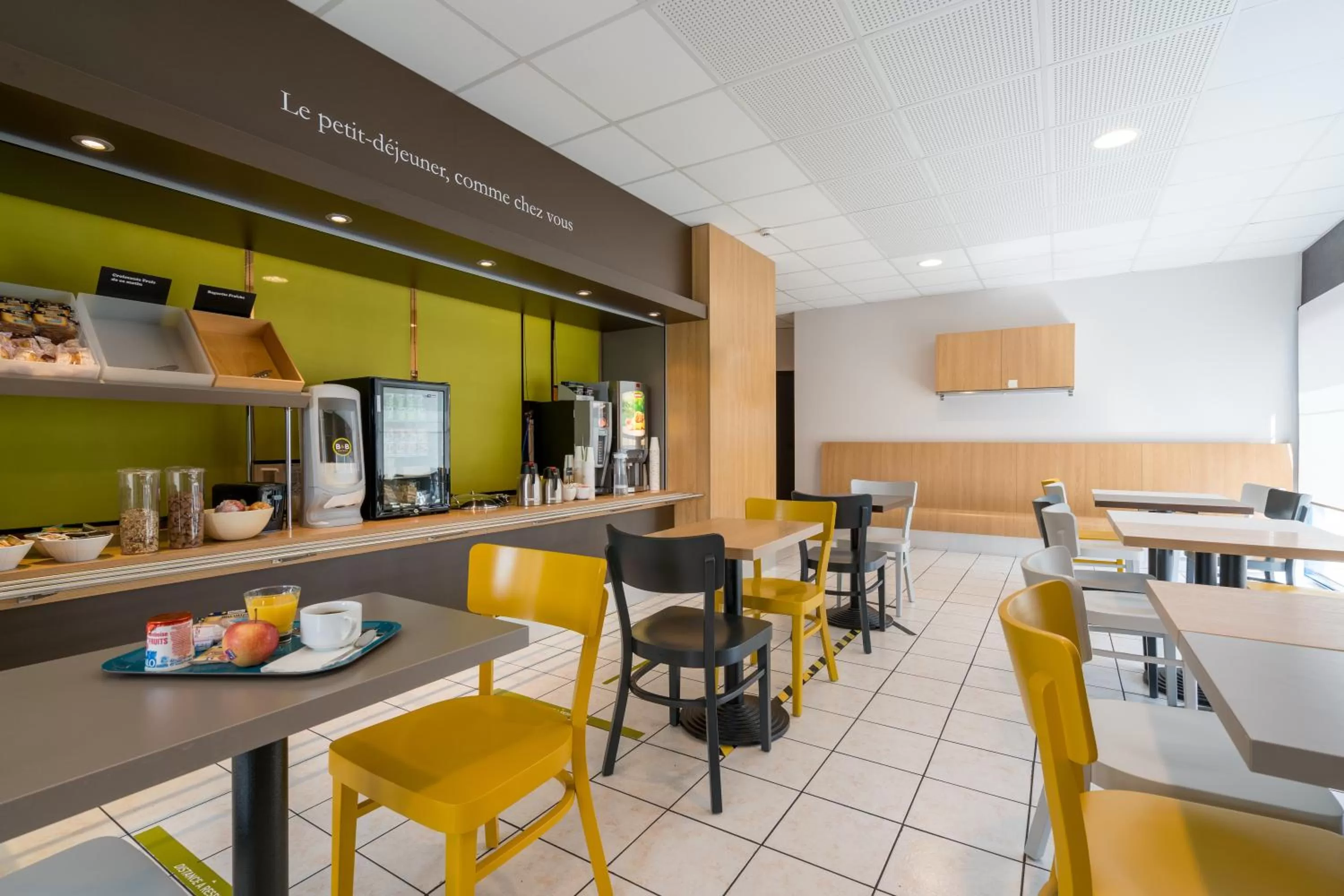 Buffet breakfast in B&B HOTEL Auray Carnac