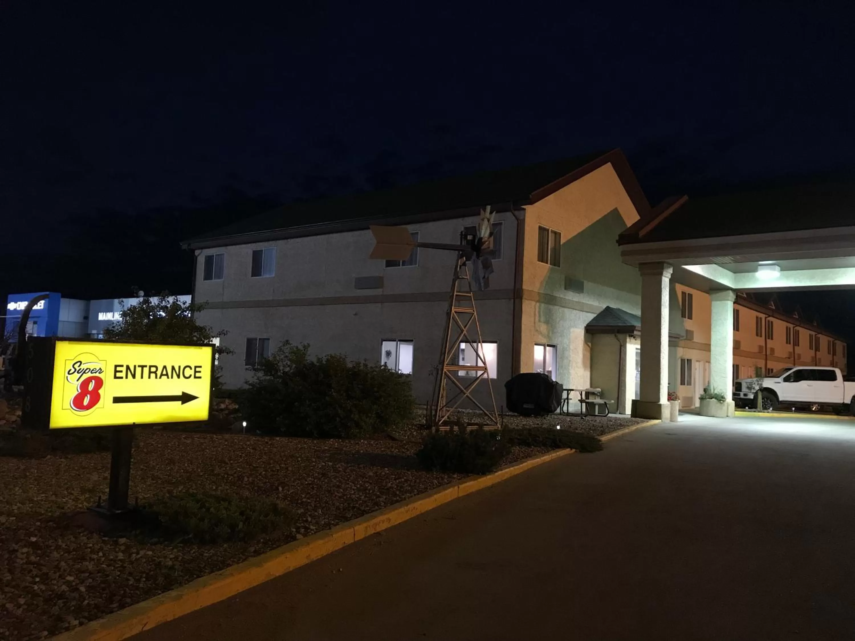 Property building in Super 8 by Wyndham Kindersley