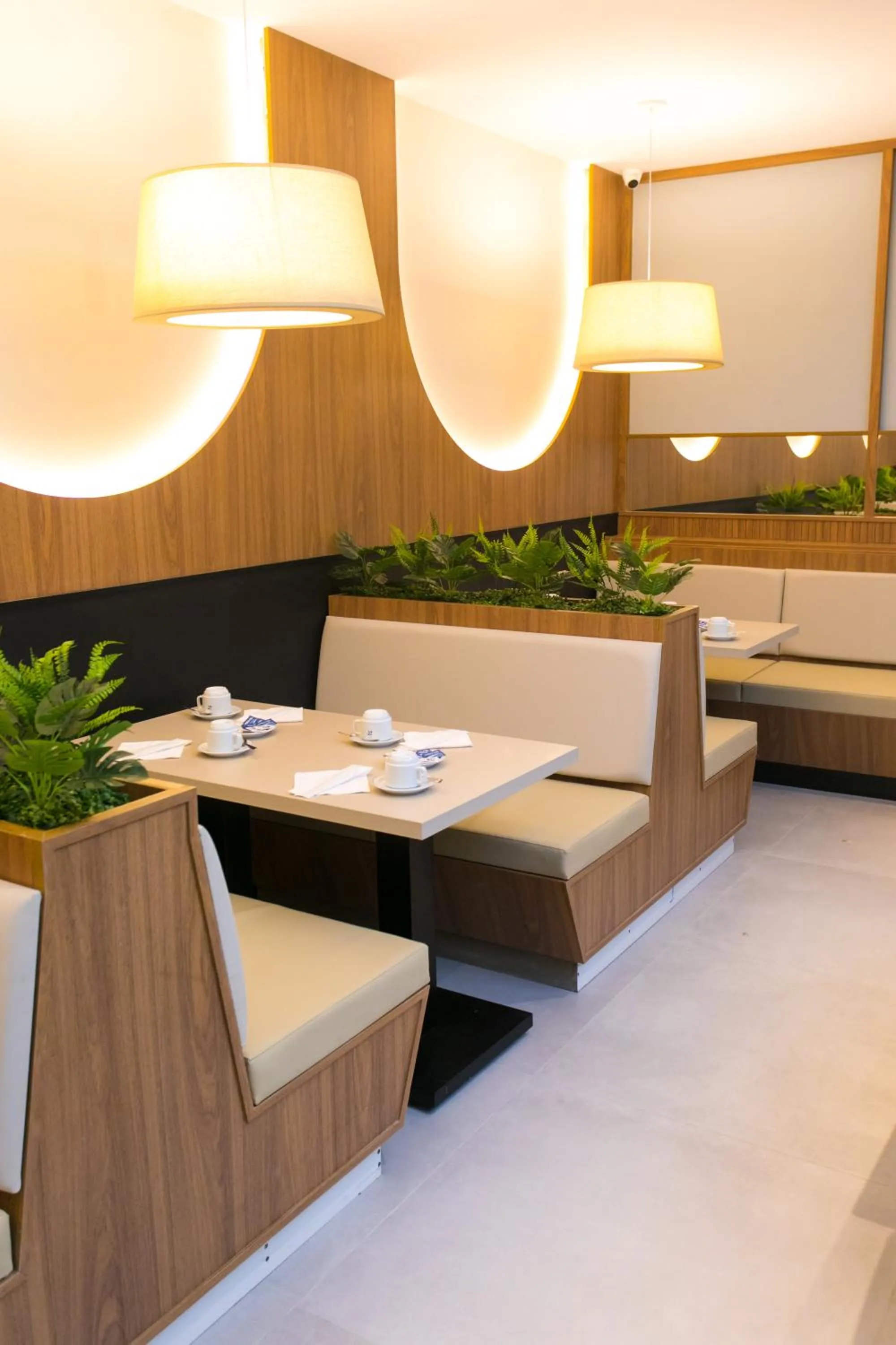 Restaurant/places to eat in Regency Park Hotel