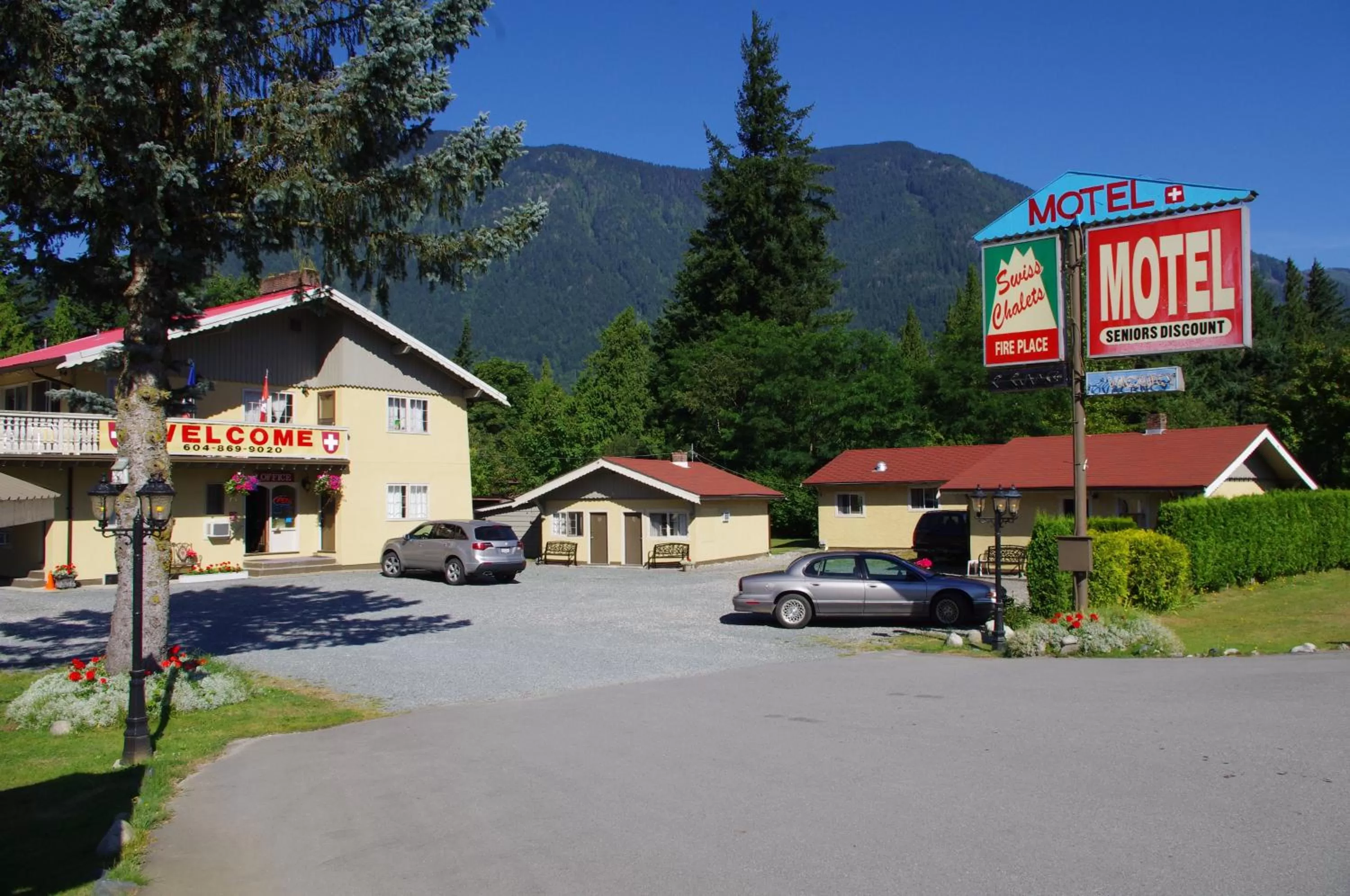 Swiss Chalets Motel