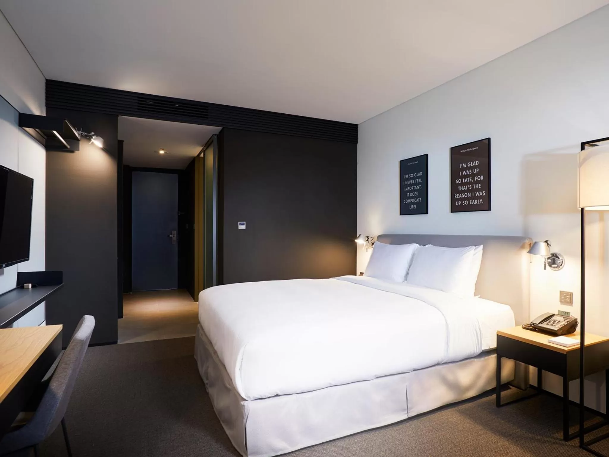 Photo of the whole room, Bed in GLAD Mapo