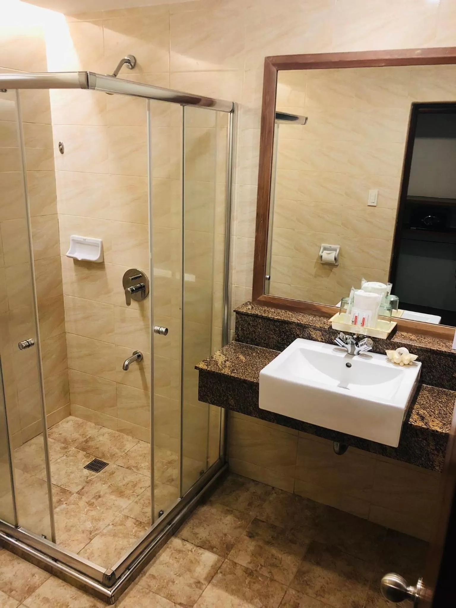 Bathroom in MO2 Lagoon Coron