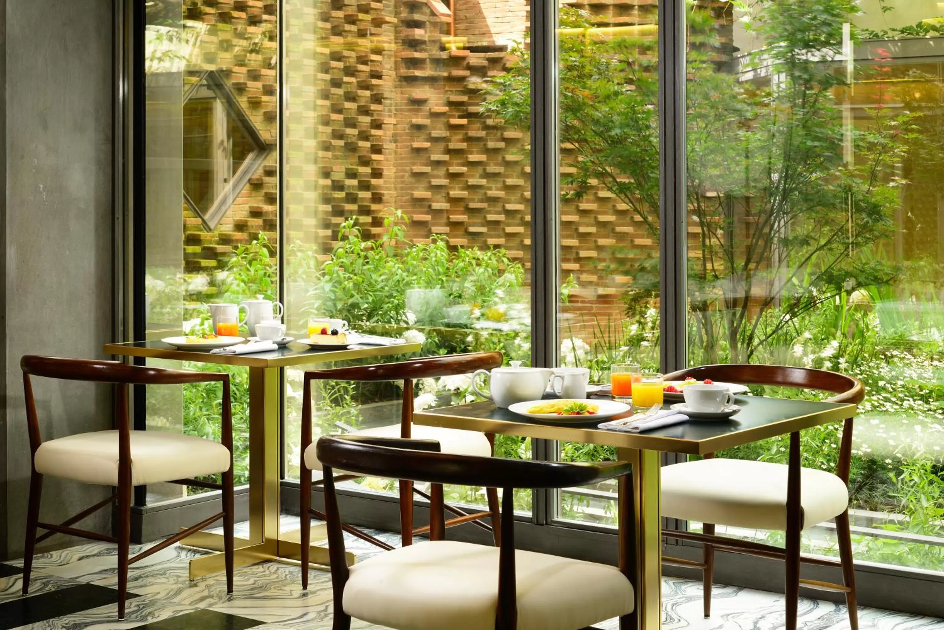 American breakfast in Grand Hotel Minerva