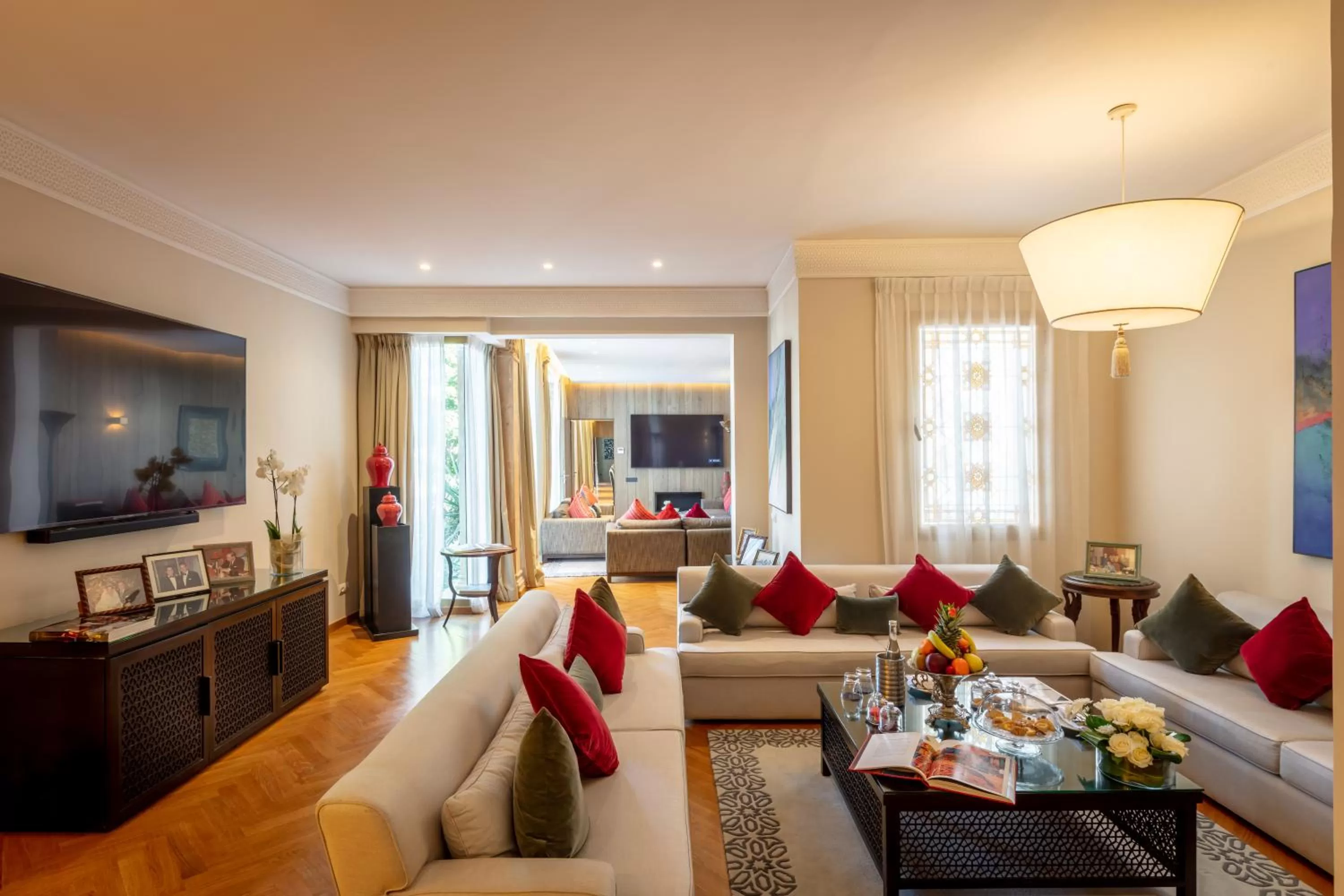 Communal lounge/ TV room in La Tour Hassan Palace