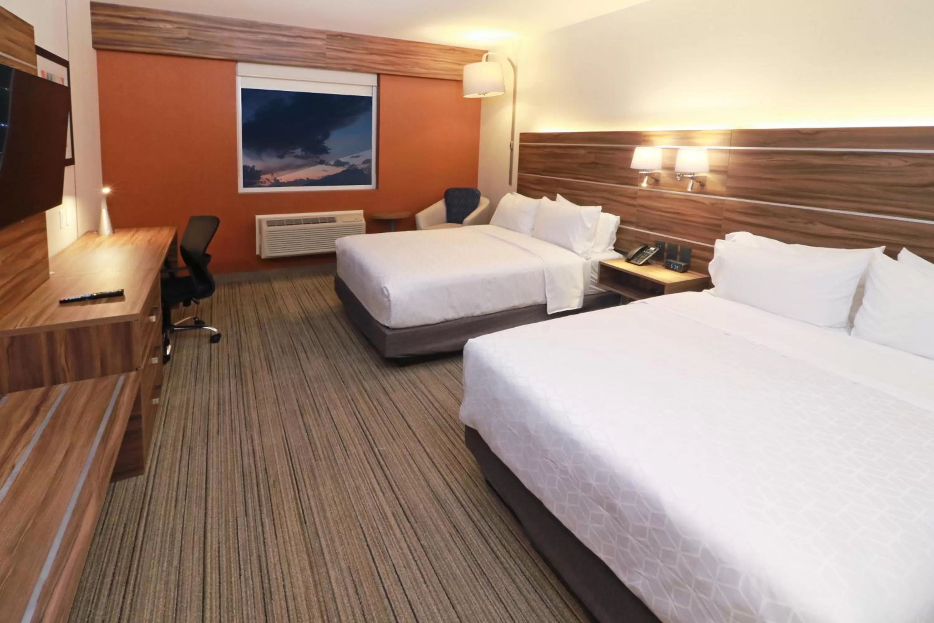 Bed in Holiday Inn Express - Monterrey - Fundidora by IHG
