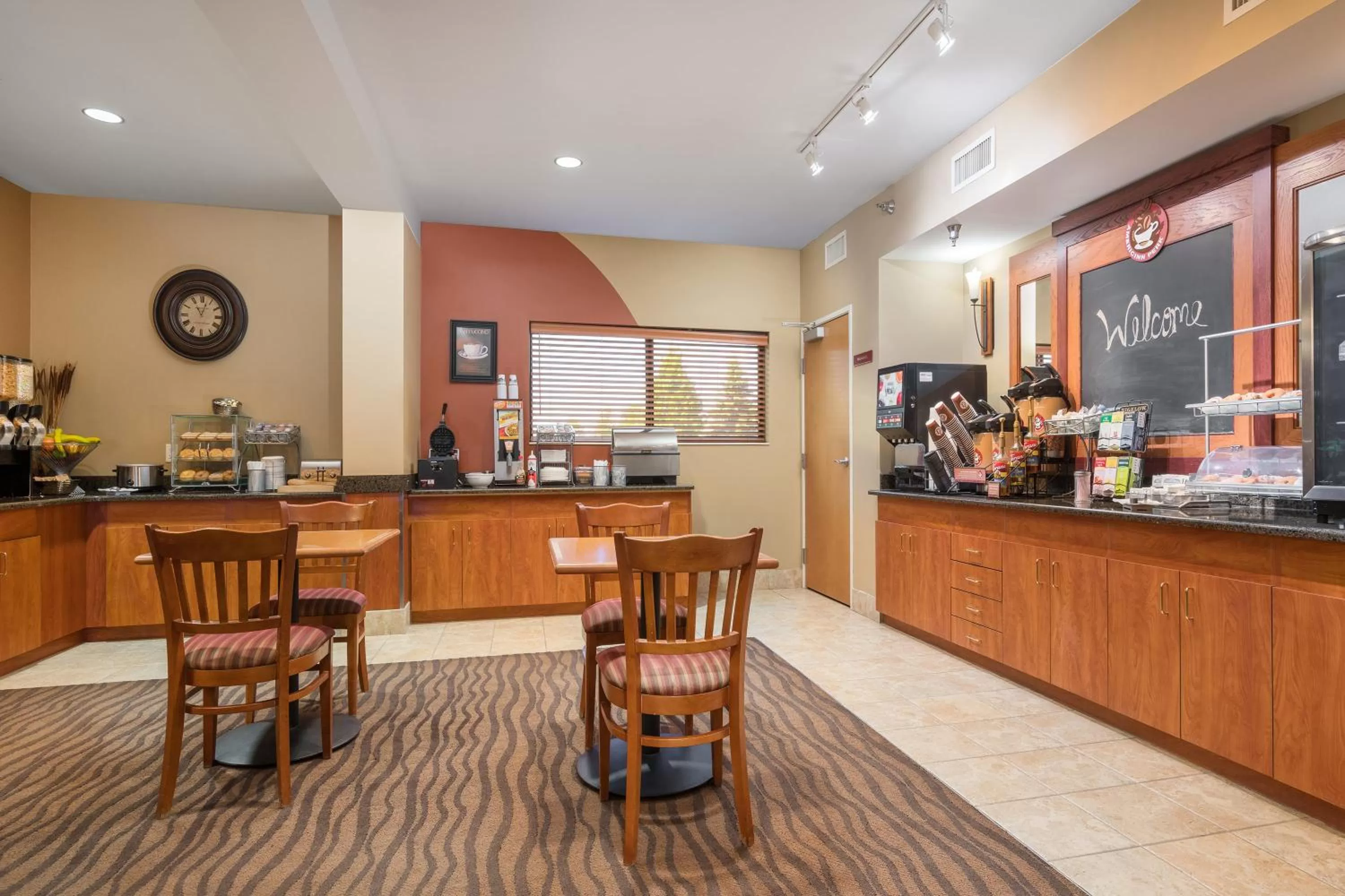 Food and drinks in AmericInn by Wyndham Rochester