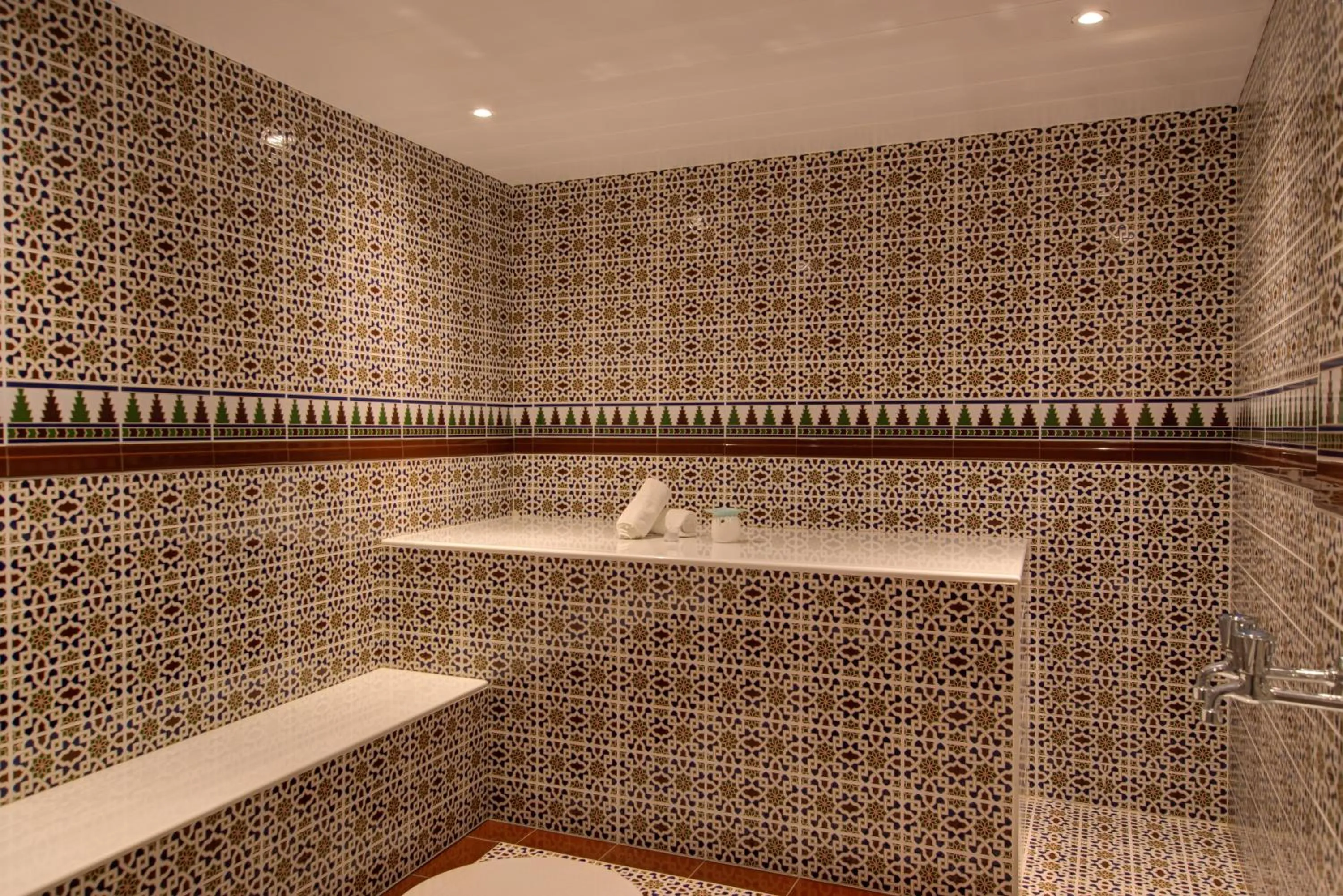 Hot Tub in Lancaster Eden Bay