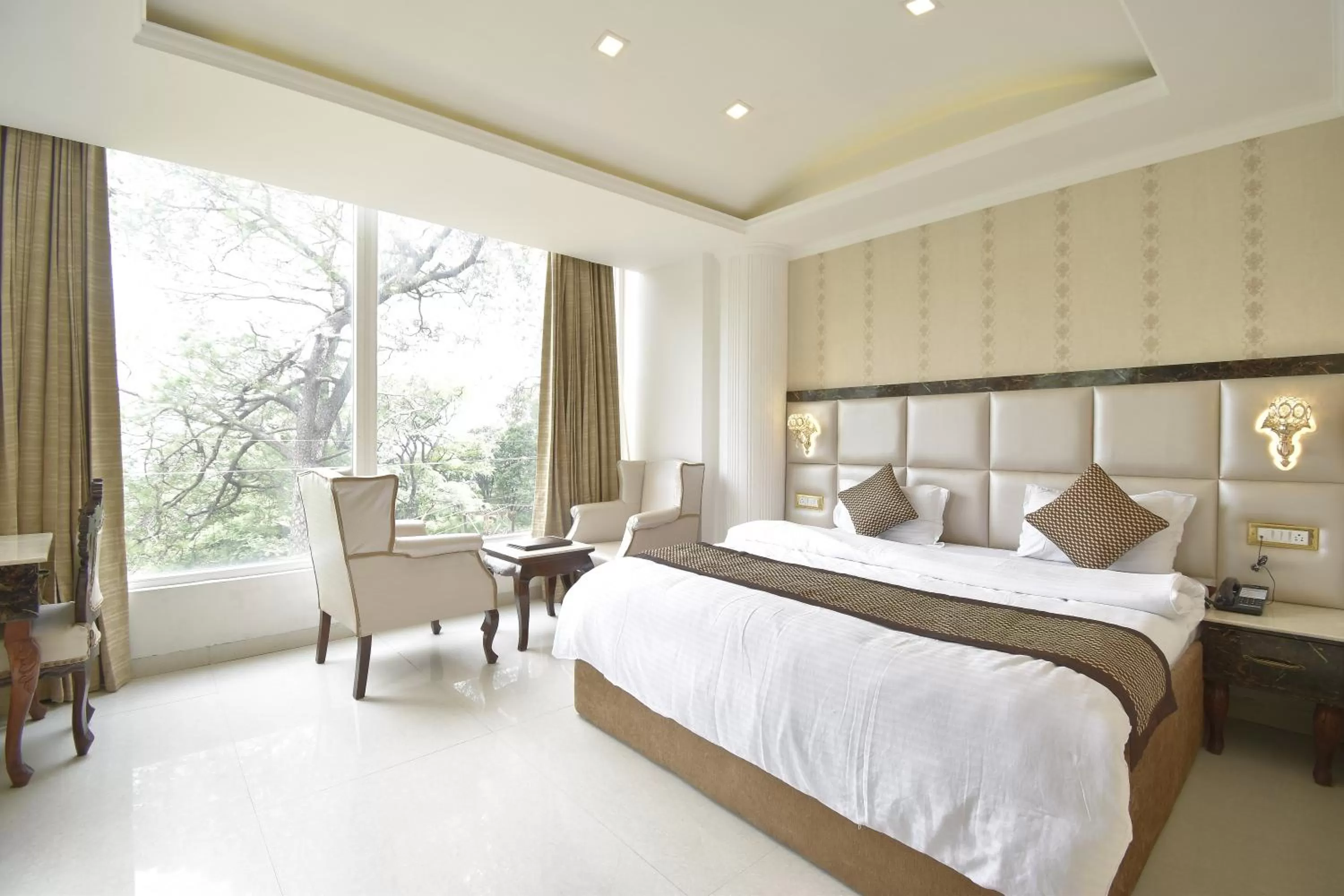 Bed in The Royal Castle AC Centralized