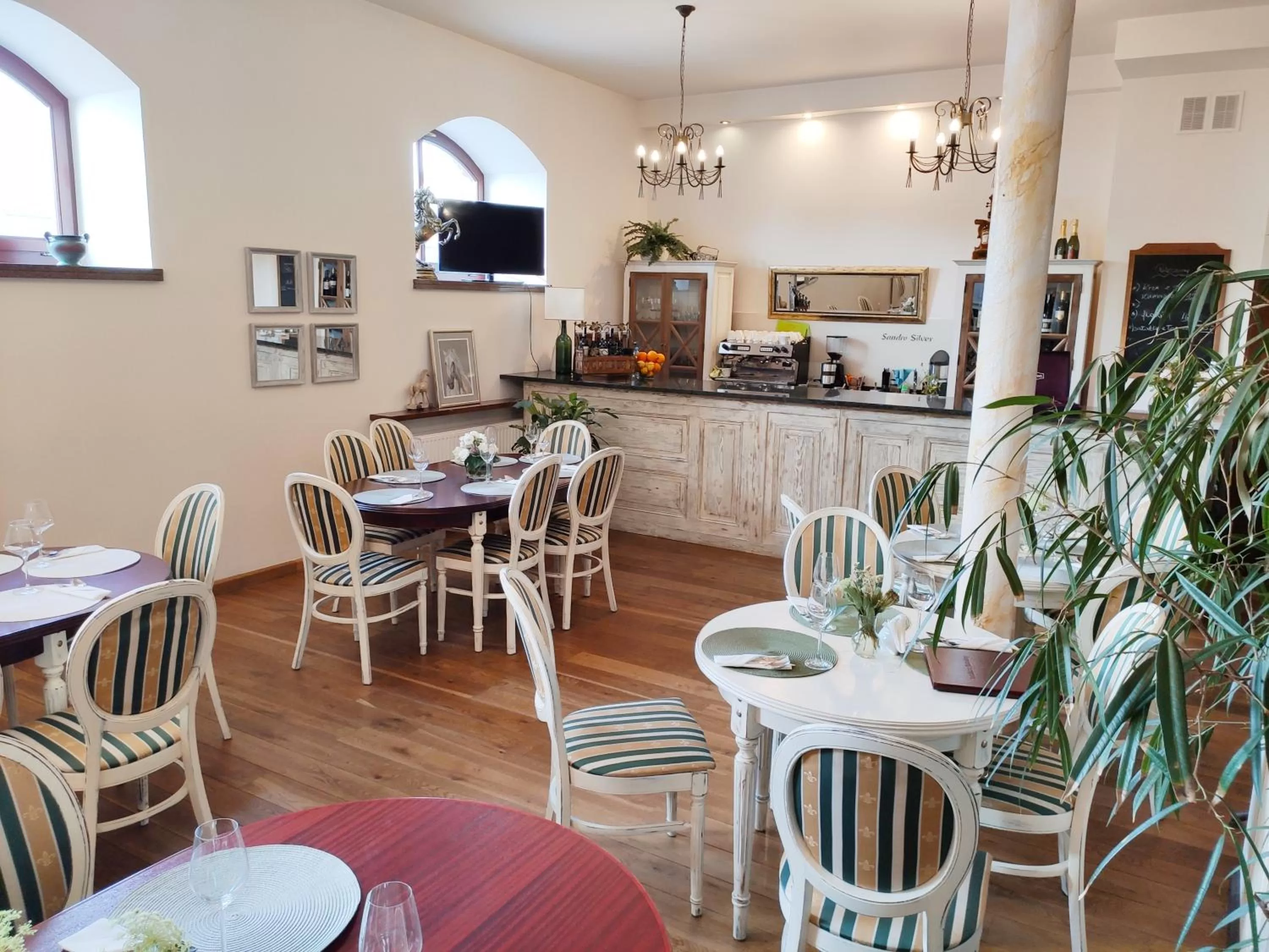 Lounge or bar in Hotel Sandro Silver & Spichlerz Antoniny